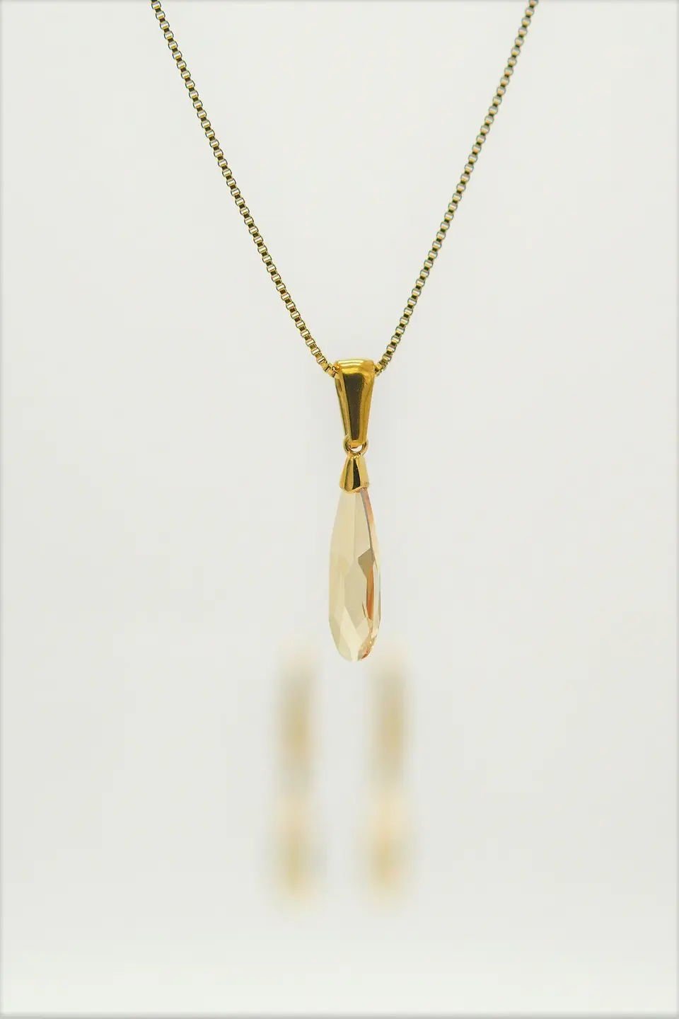 Conjunto Veronica collar ajustable con cristales de Swarovski® chapado en oro 18k 10