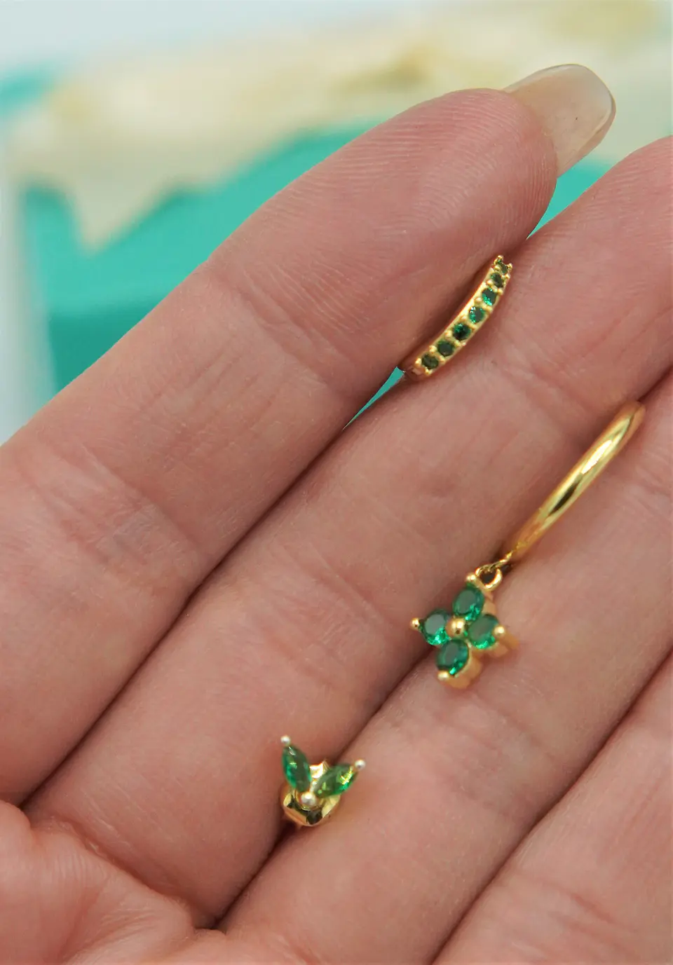 Pack de aros Antonia zirconia verde chapados en oro 18k  7