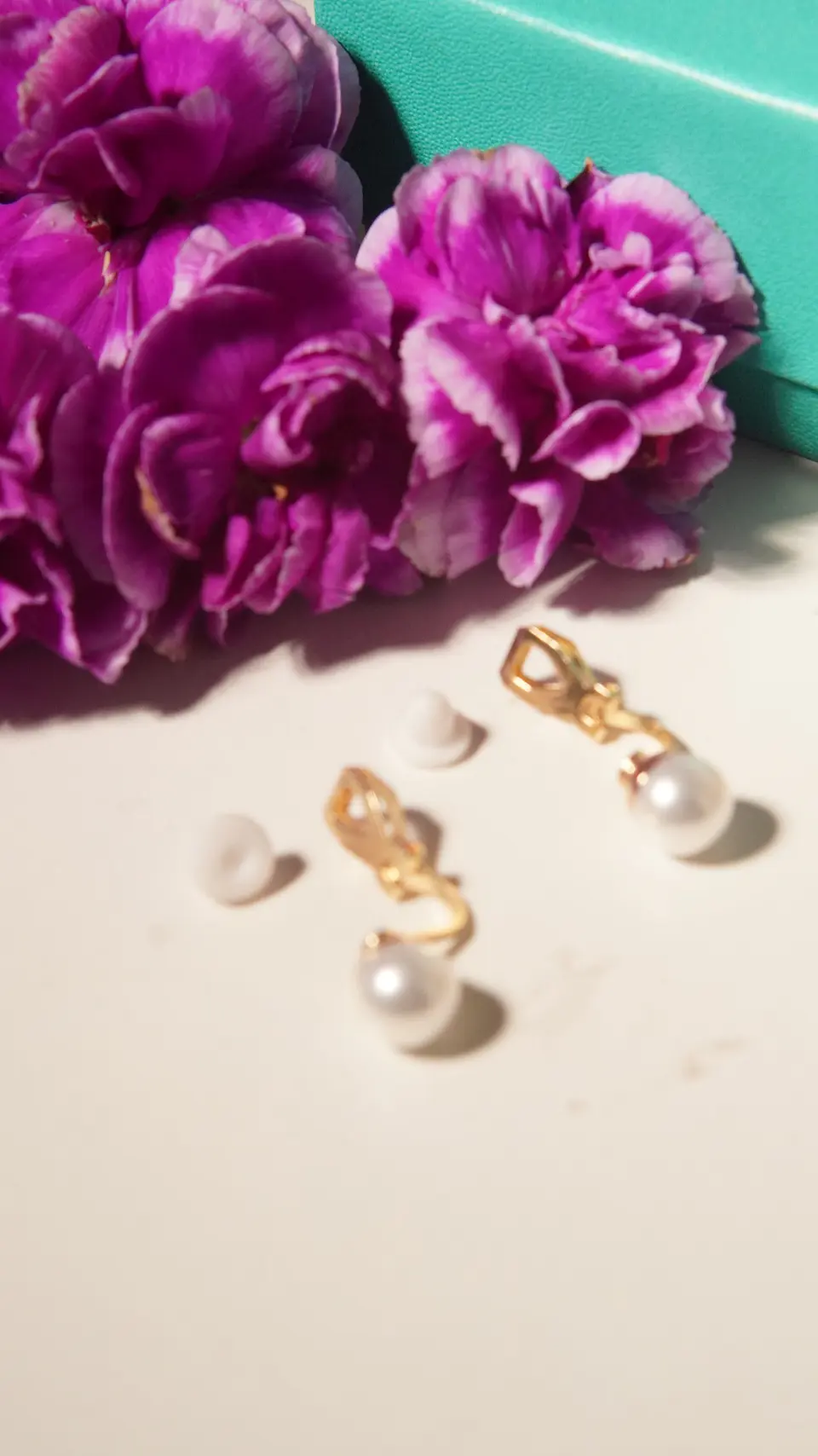 Aros perla 8mm sin perforación bañado en oro 14k 7
