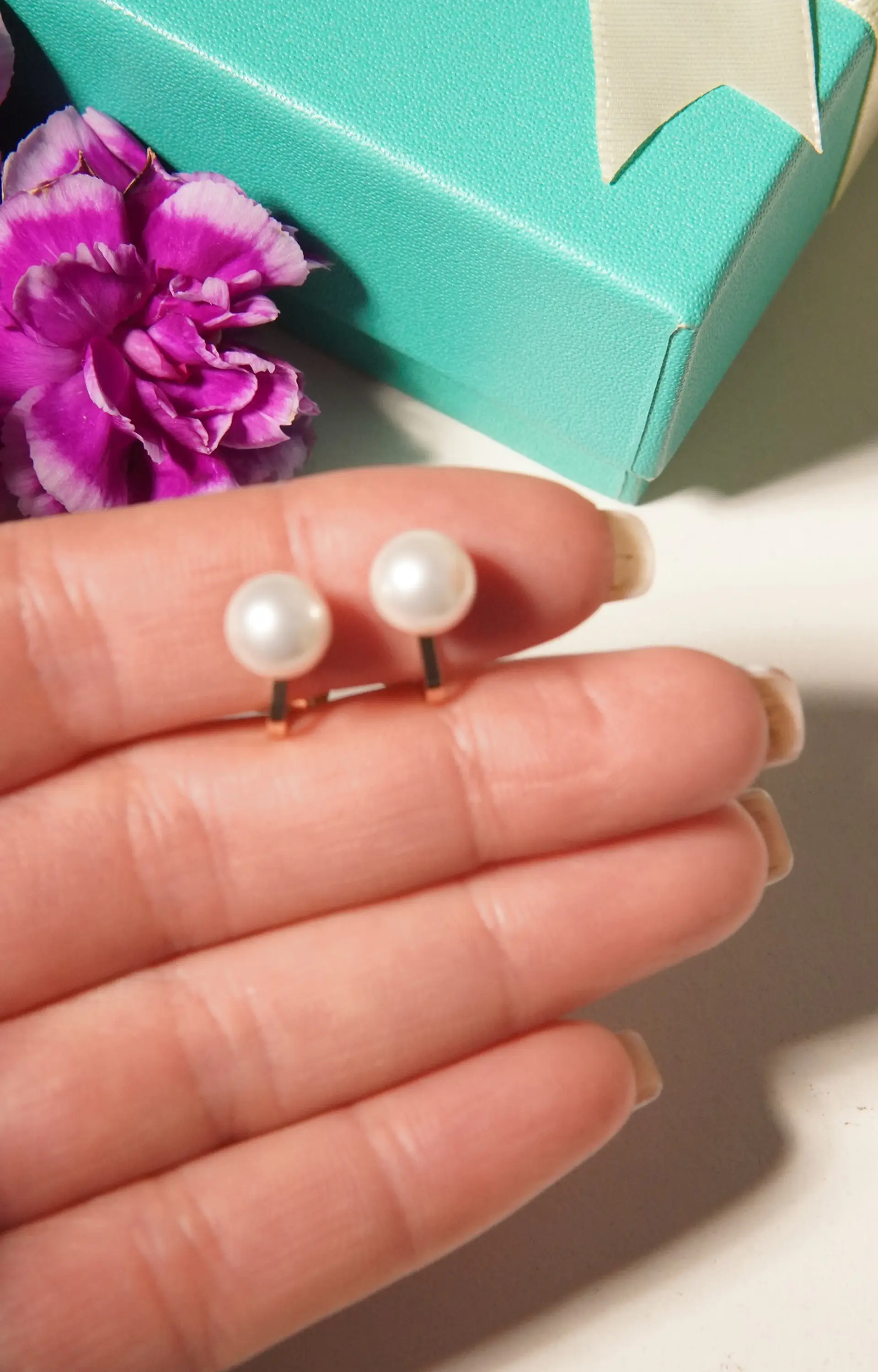 Aros perla 8mm sin perforación bañado en oro 14k 5
