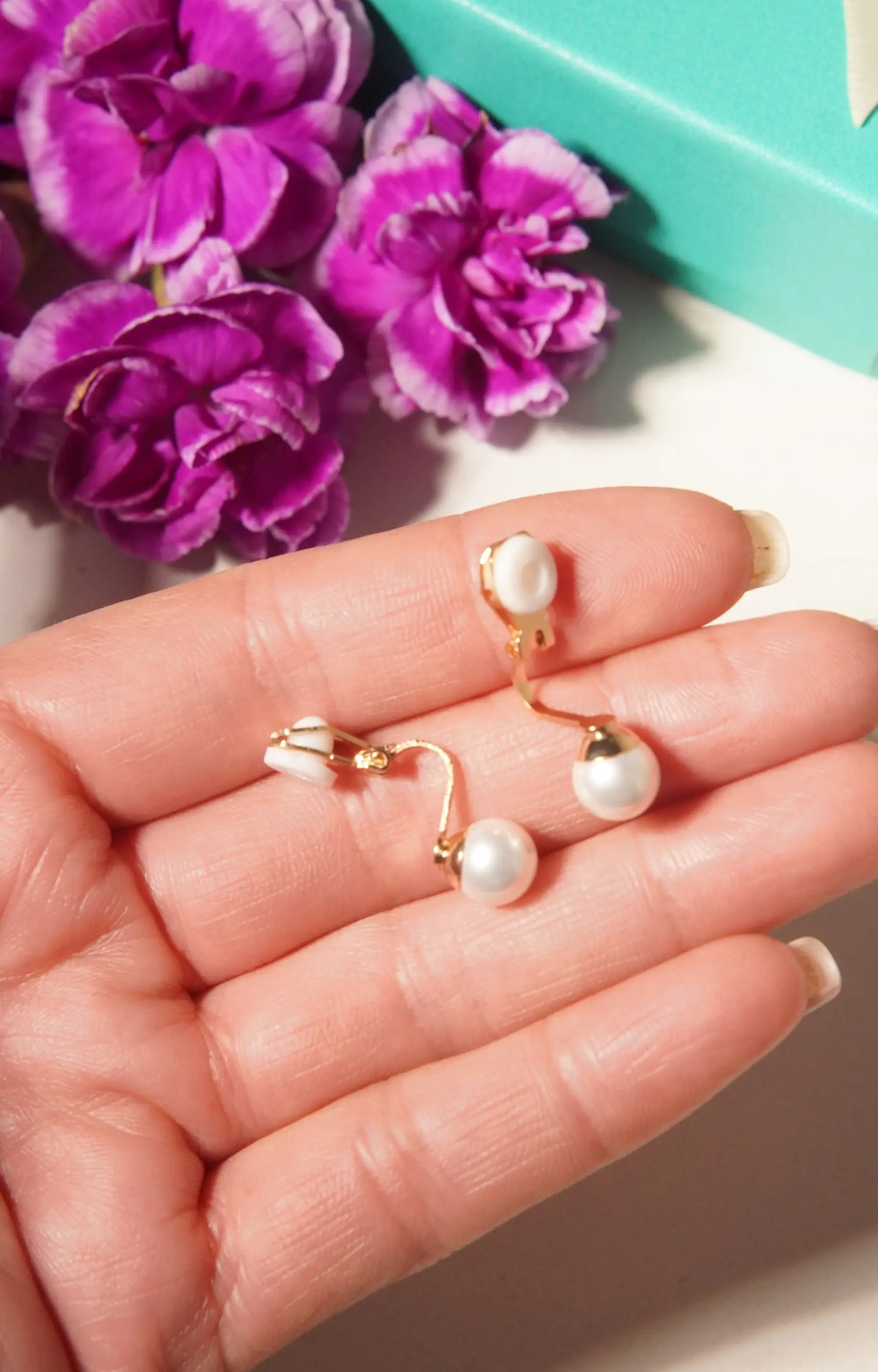 Aros perla 8mm sin perforación bañado en oro 14k 10