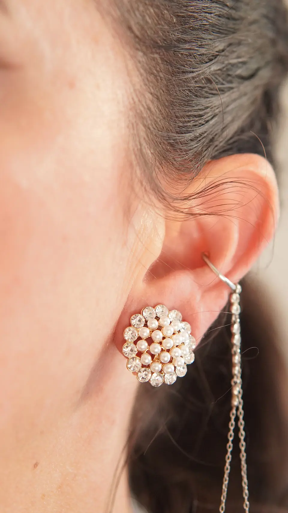 Aros perlas y zirconias sin perforacion bañado en oro 14k 5