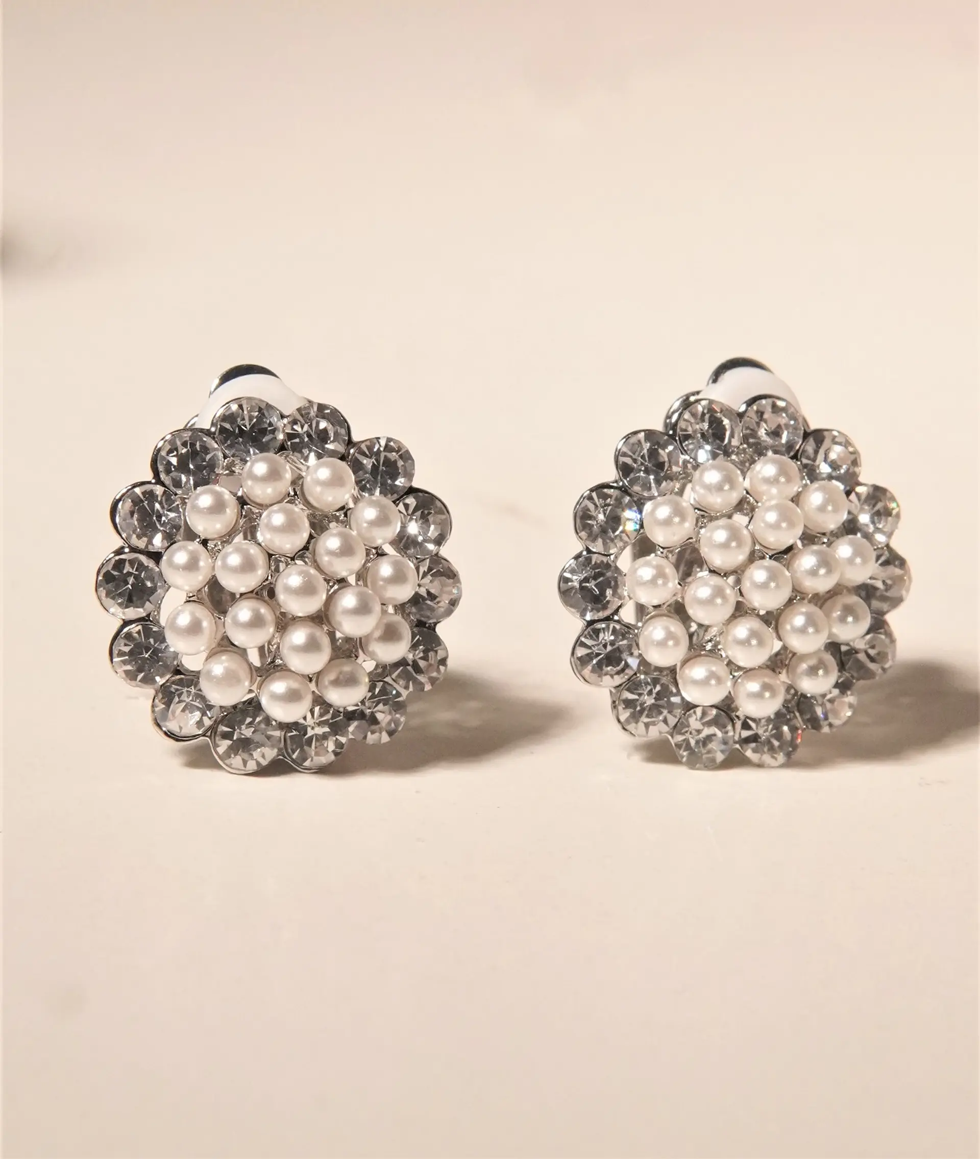 Aros sin perforacion perlas y zirconias sol y brillo plateados 6