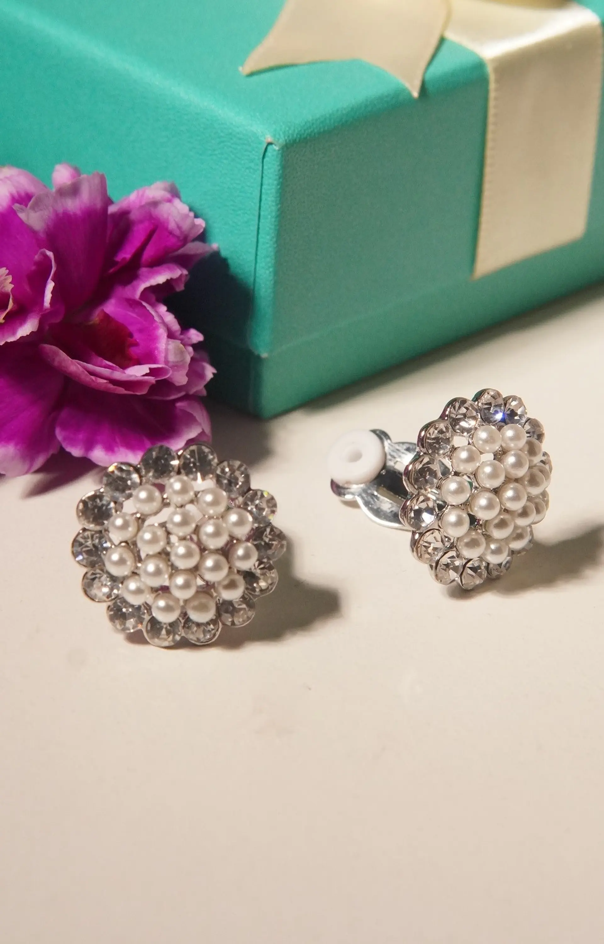 Aros sin perforacion perlas y zirconias sol y brillo plateados 8