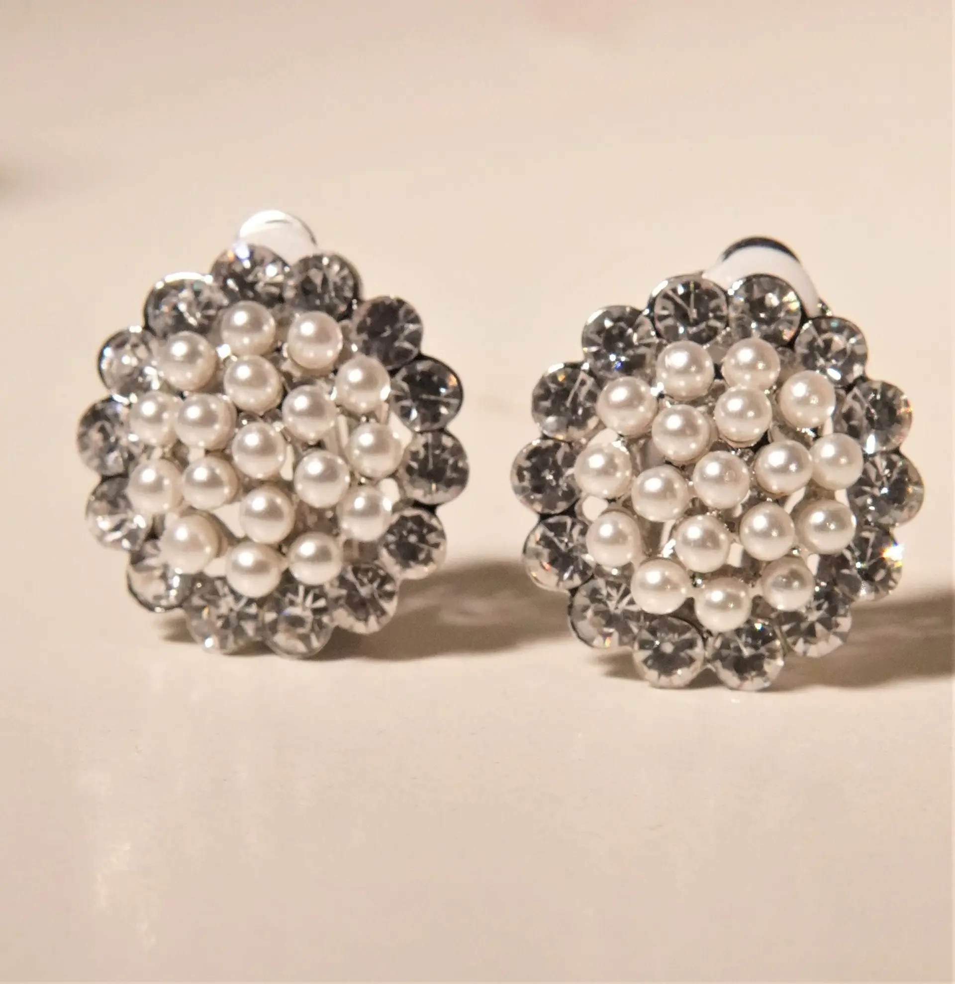 Aros sin perforacion perlas y zirconias sol y brillo plateados 13