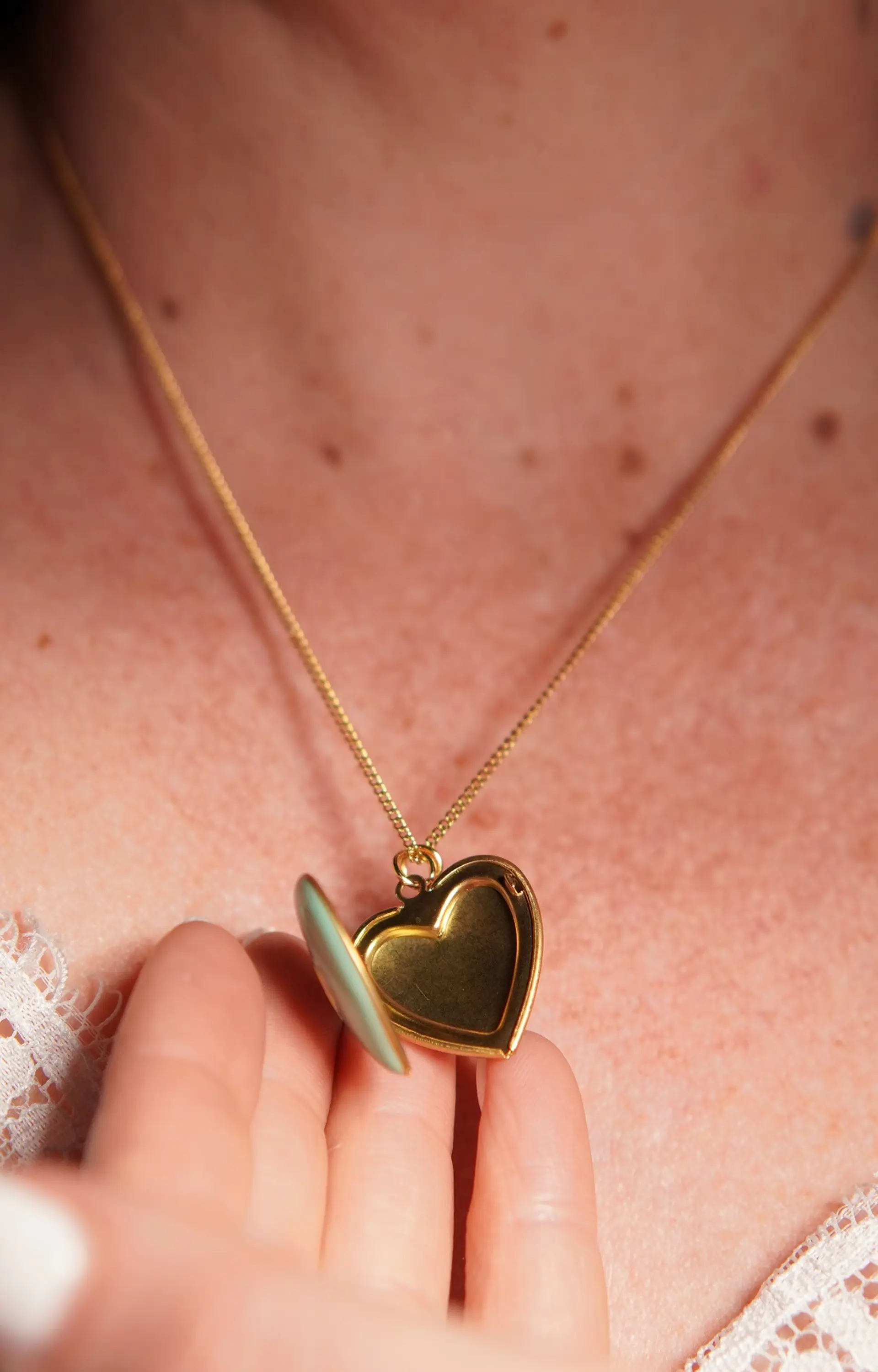 Relicario corazon MAMA turquesa chapado en oro 18k 6