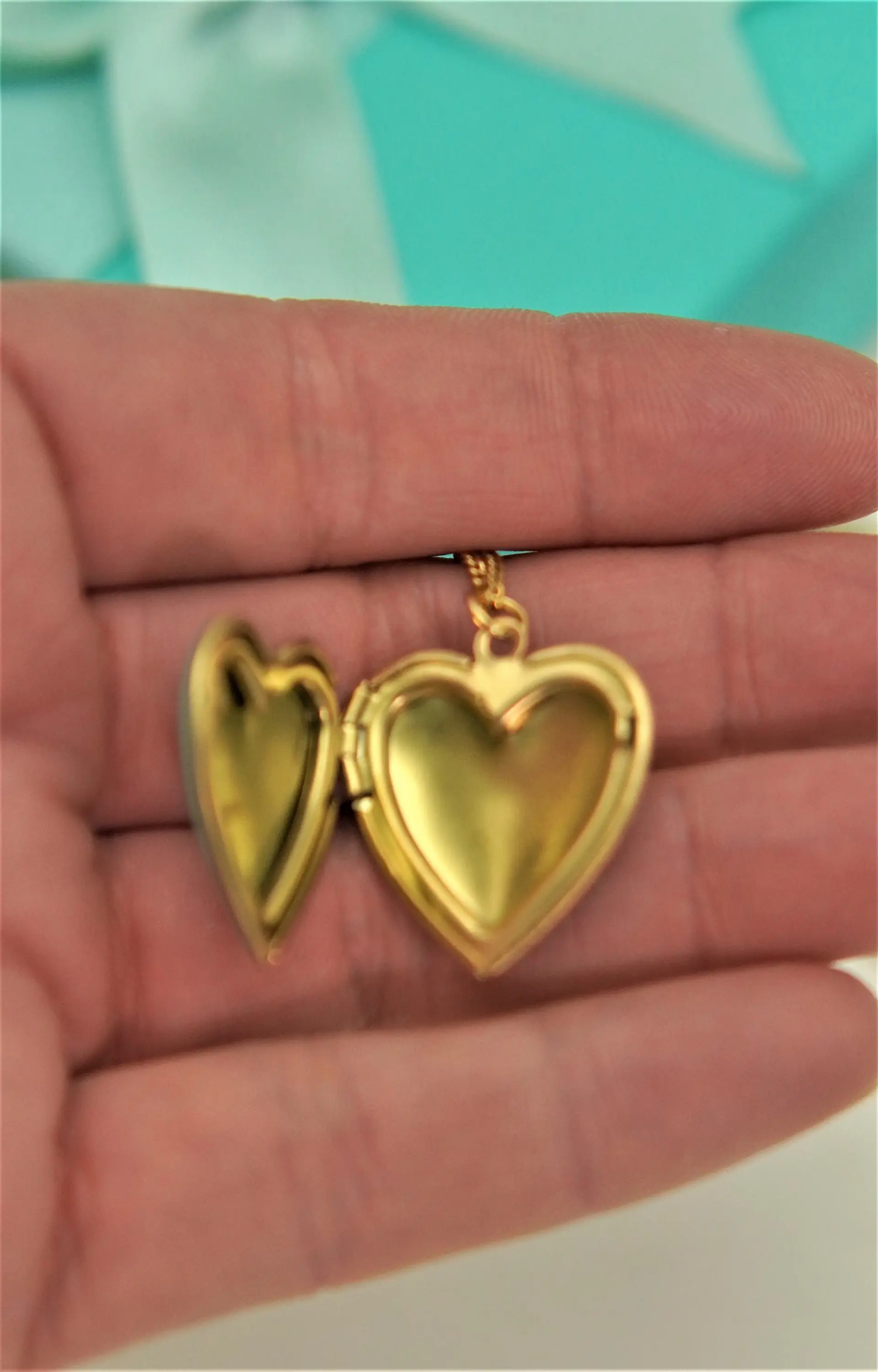 Relicario corazon MAMA turquesa chapado en oro 18k 9