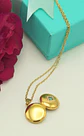 Relicario Alicia cierre magnetico zirconia verde chapado en oro 18k - Miniatura 2