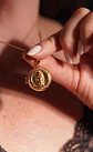Relicario virgen Maria zirconias chapado en oro 18k - Miniatura 7