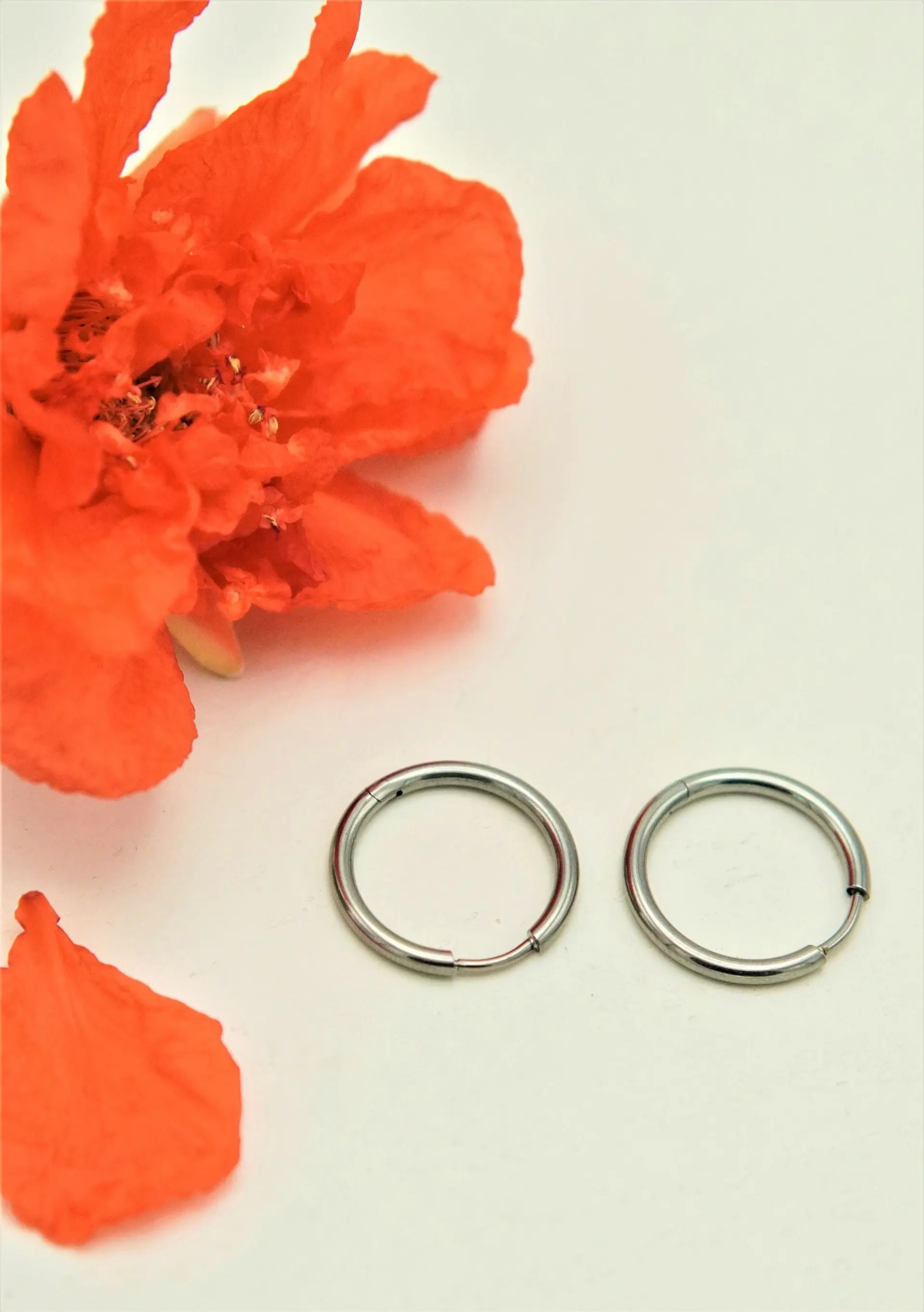 Argollas finas lisas aura 16mm Titanio ASTM F136 8
