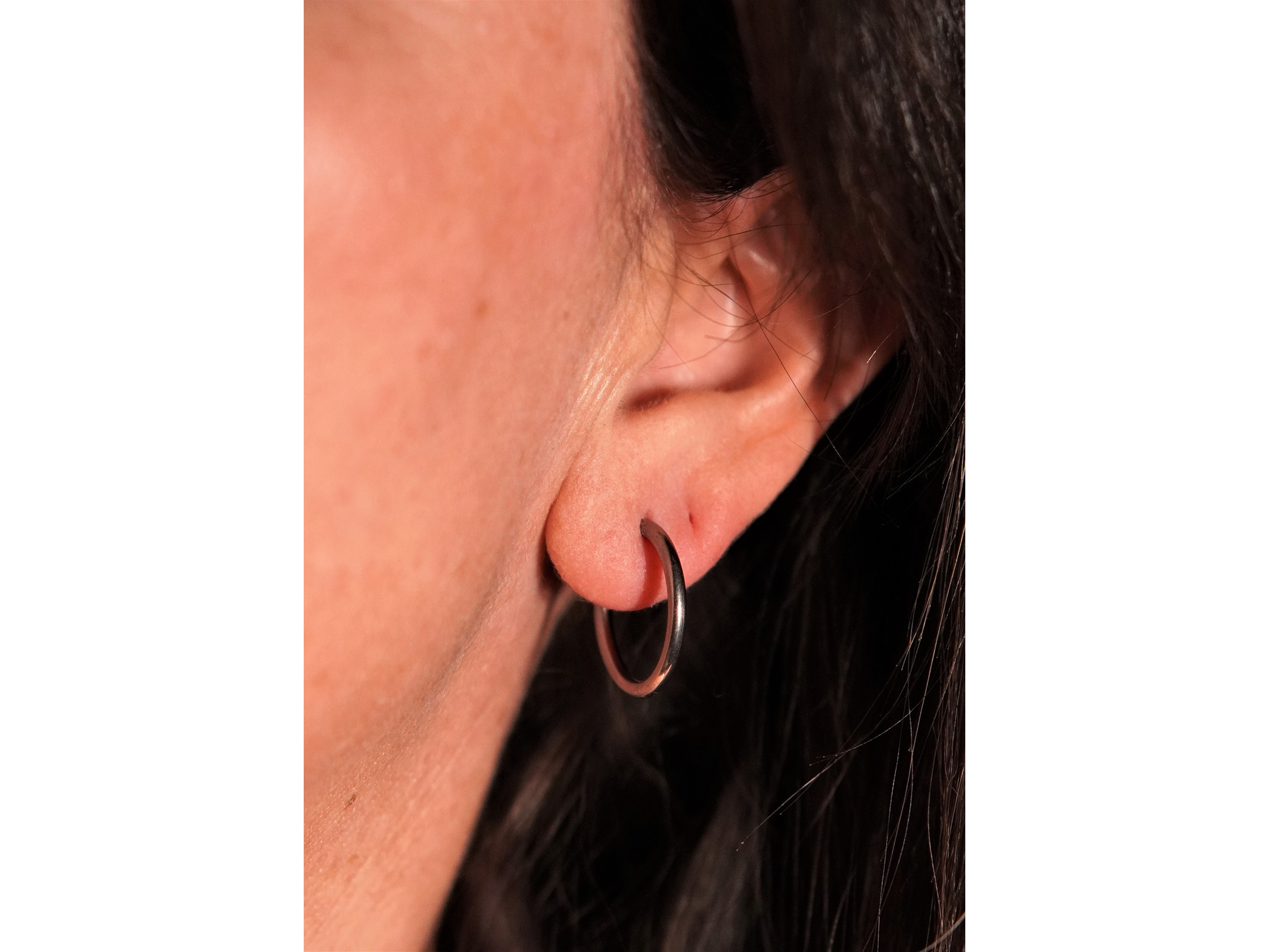 Argollas finas lisas 16mm Titanio ASTM F136 10