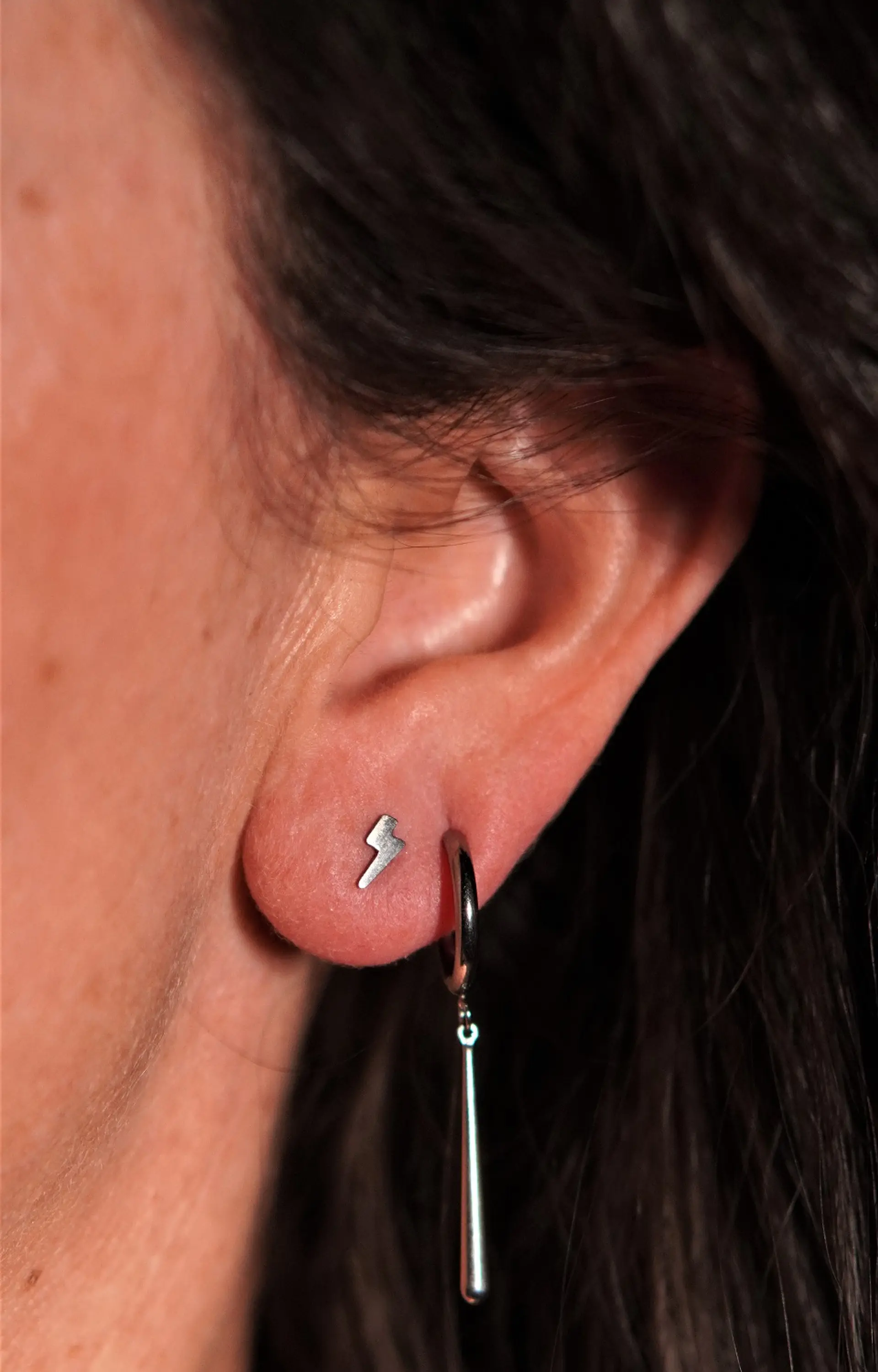 Argollas largas plateadas Zora 10mm  titanio ASTM F136 9