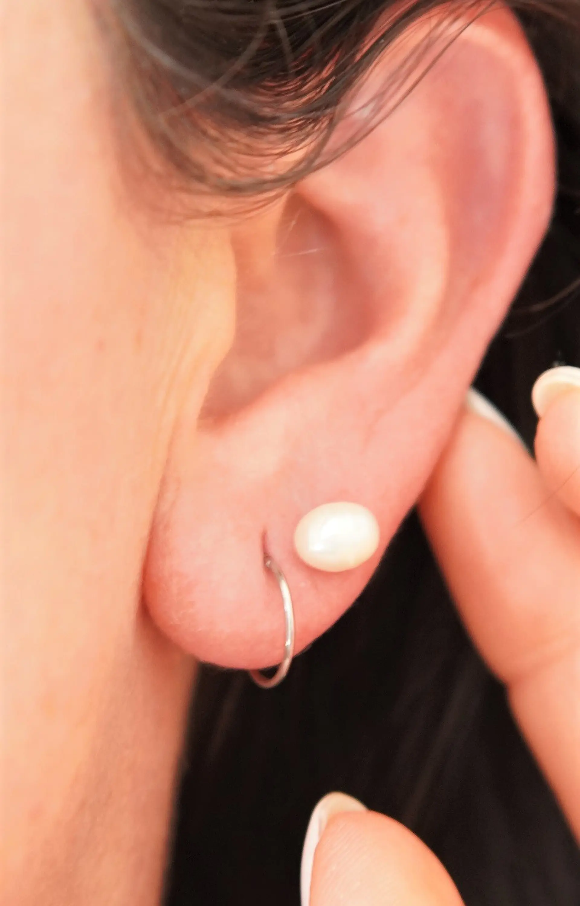 Aros Muriel perlas de rio 7mm titanio ASTM F136 Riviere 4