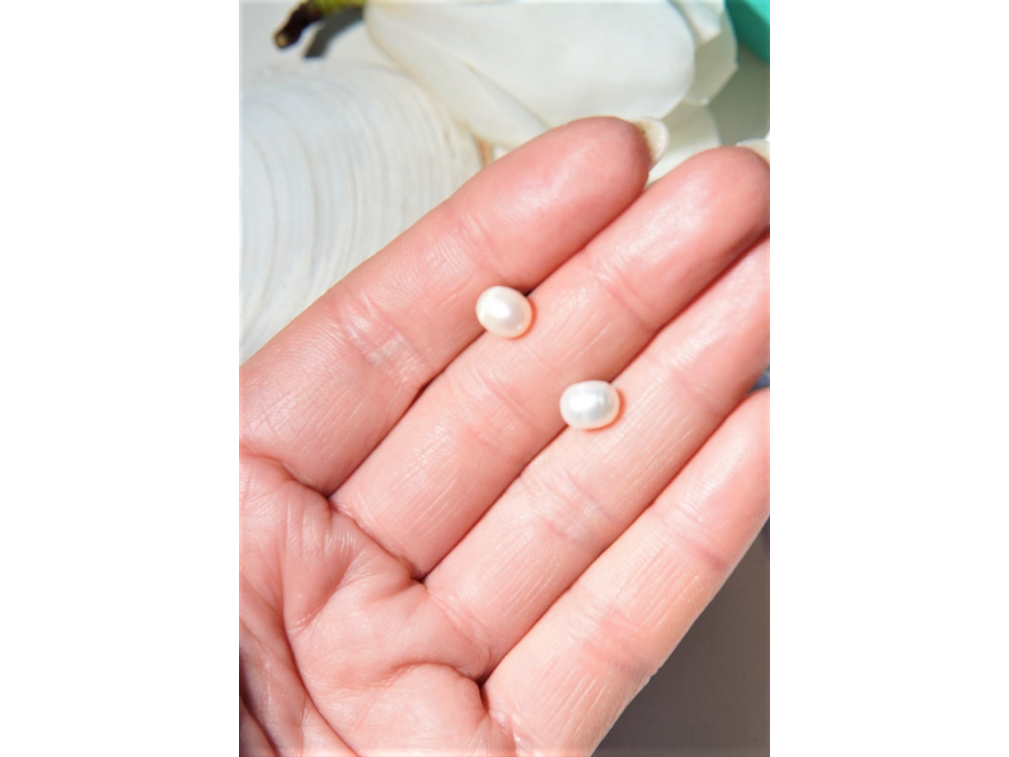 Aros Muriel perlas de rio 7mm titanio ASTM F136 Riviere 11