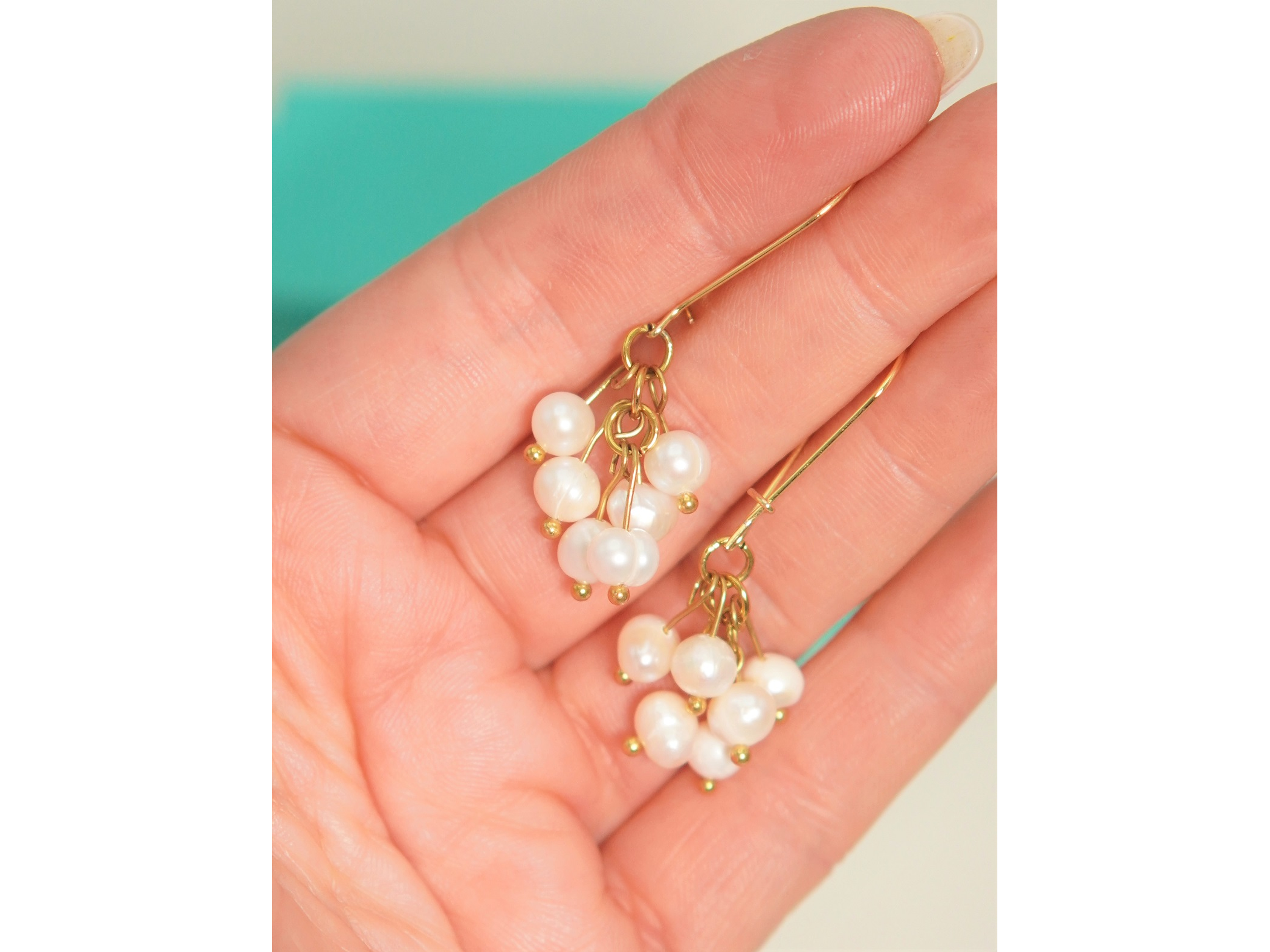 Aros largos ramillete Marella perlas de rio chapada en oro 18k Riviere 5