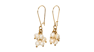 Aros largos ramillete Marella perlas de rio chapada en oro 18k Riviere