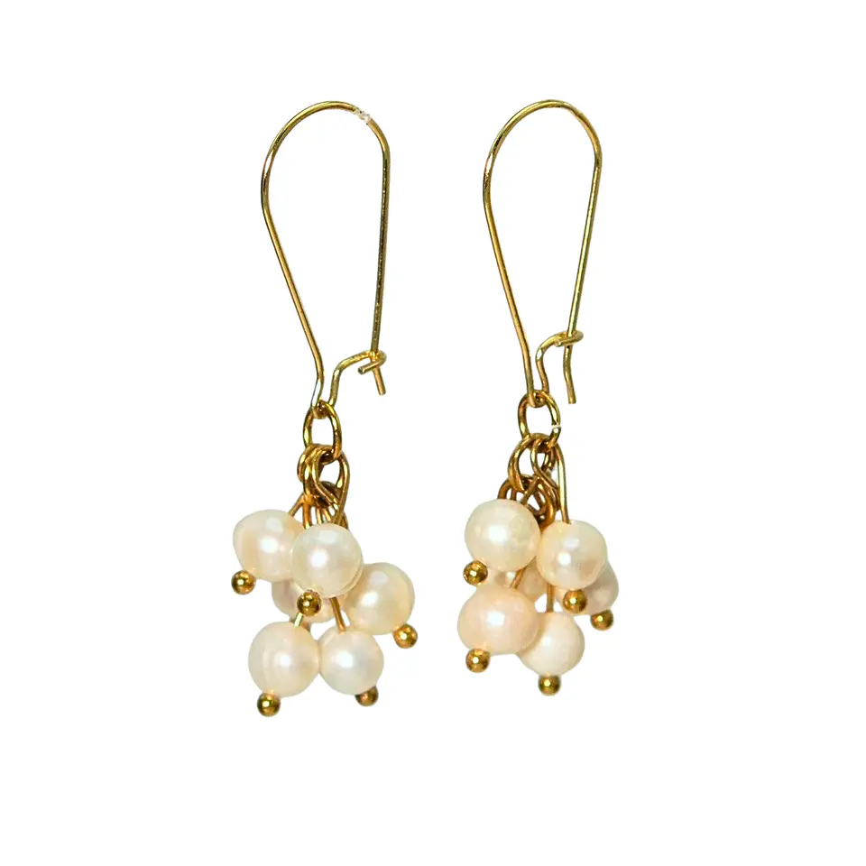 Aros largos ramillete Marella perlas de rio chapada en oro 18k Riviere 10