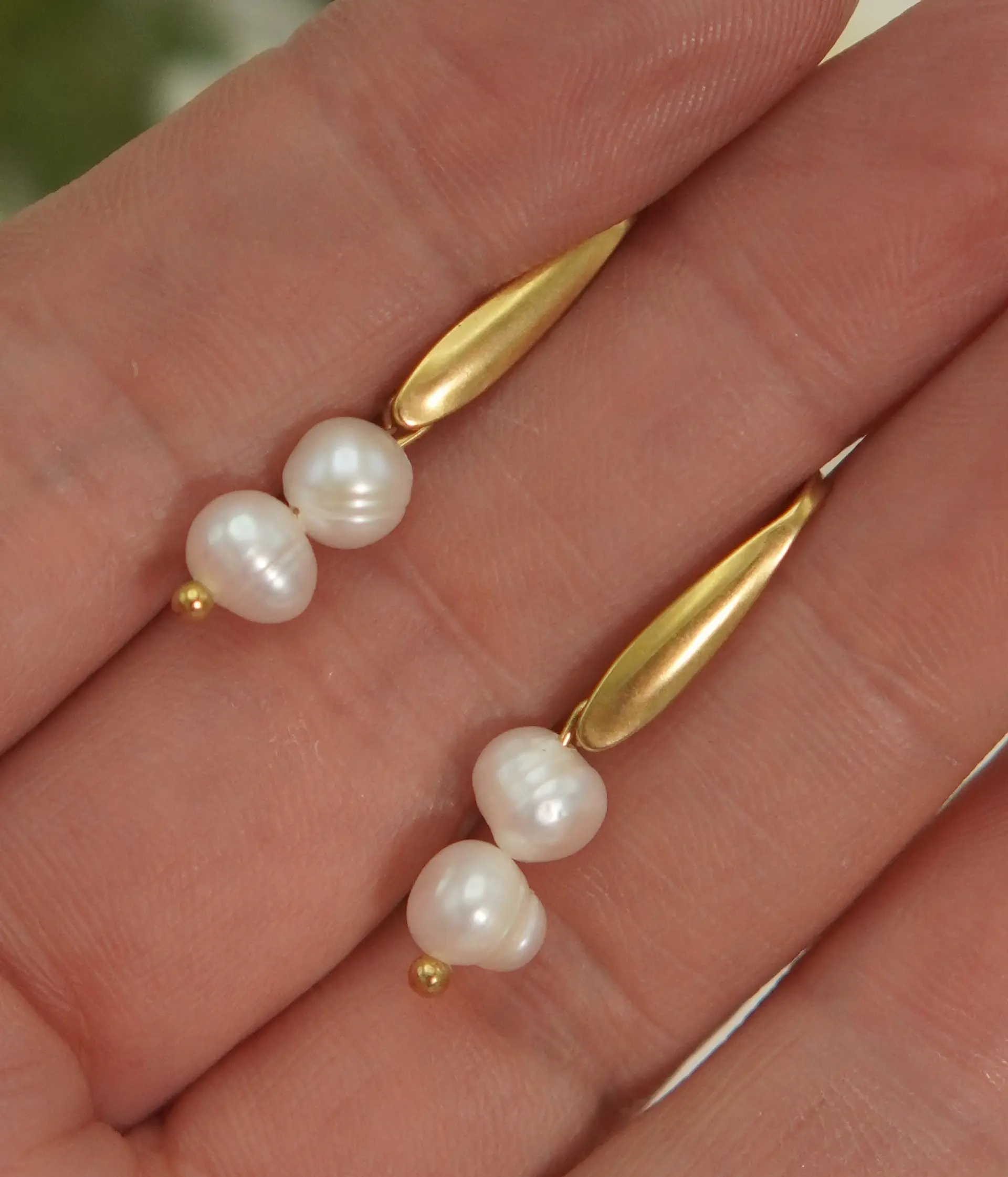 Aros Ula perlas de rio chapadas en oro 18k Riviere 5