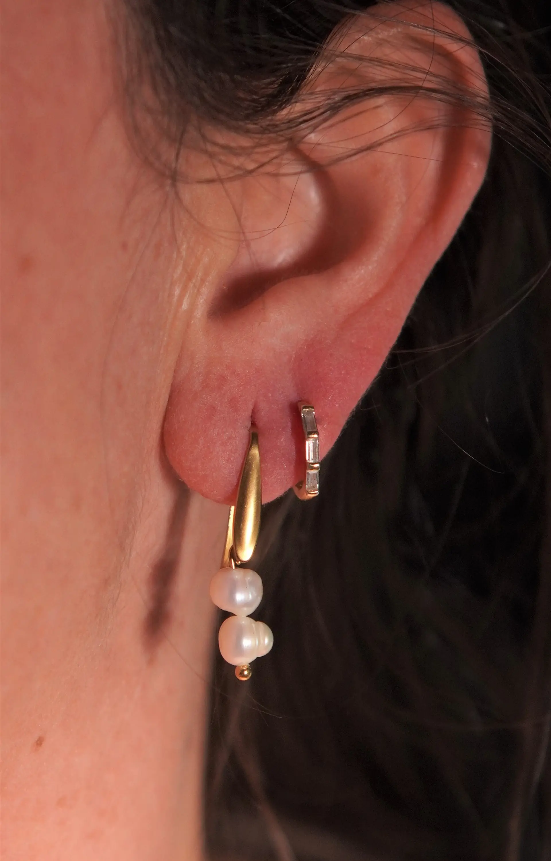 Aros Ula perlas de rio chapadas en oro 18k Riviere 8