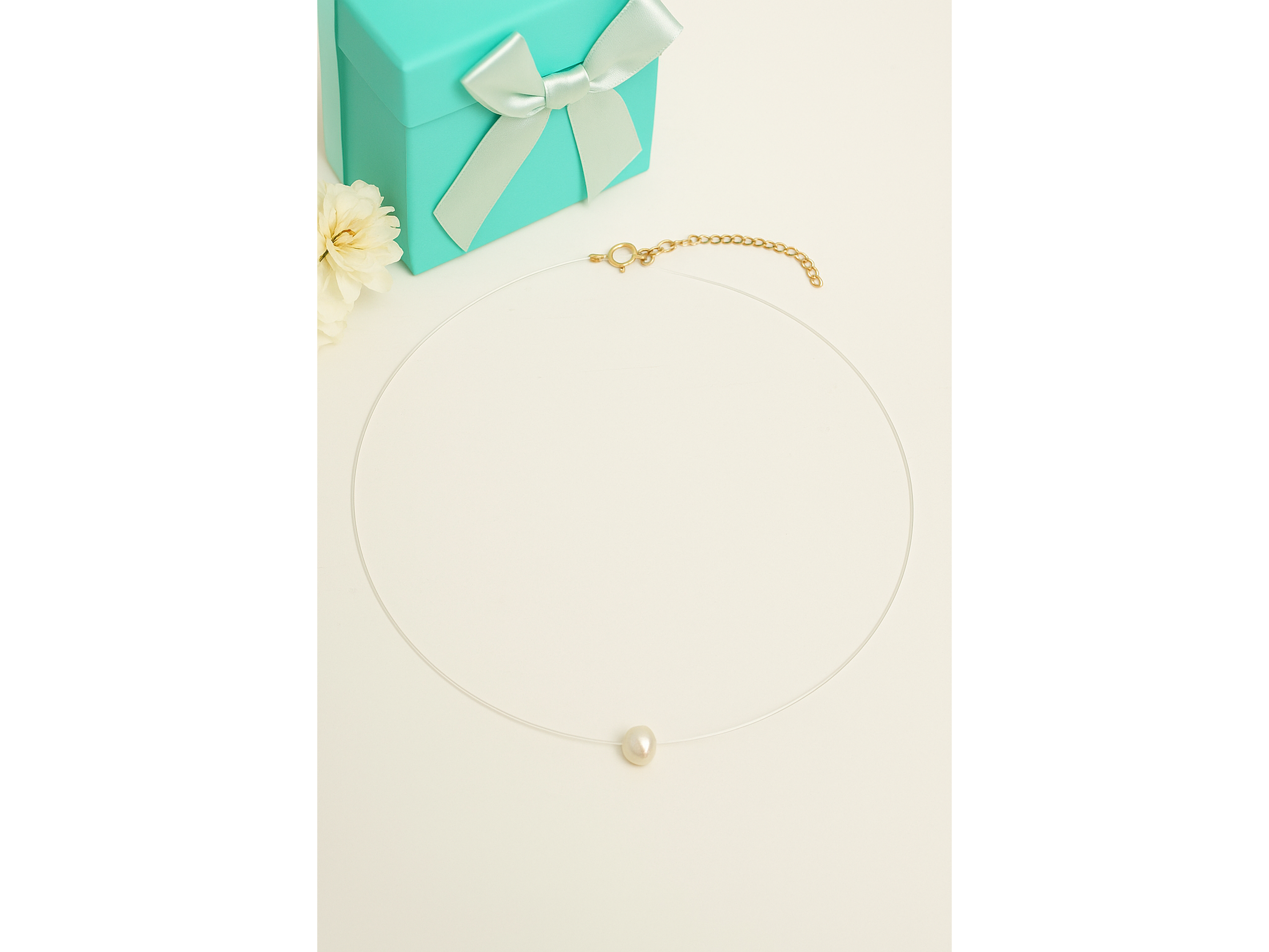 Gargantilla Nylon Meredith perla de rio Chapado en oro Riviere 2