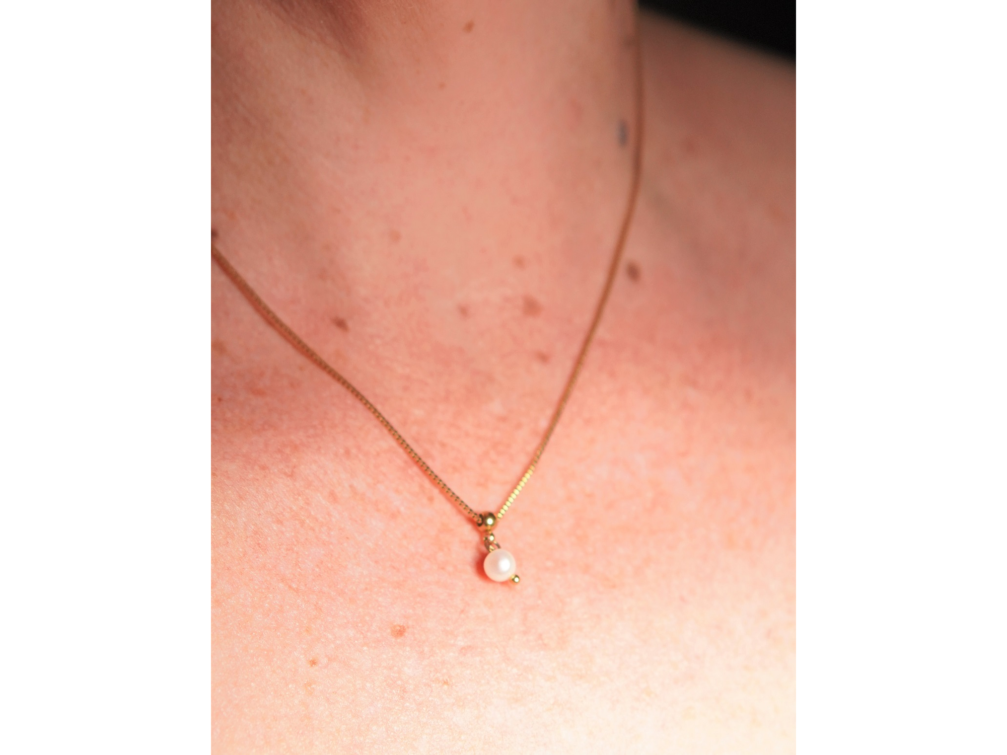 Collar ajustable Nerea perla de rio chapado en oro Riviere 5