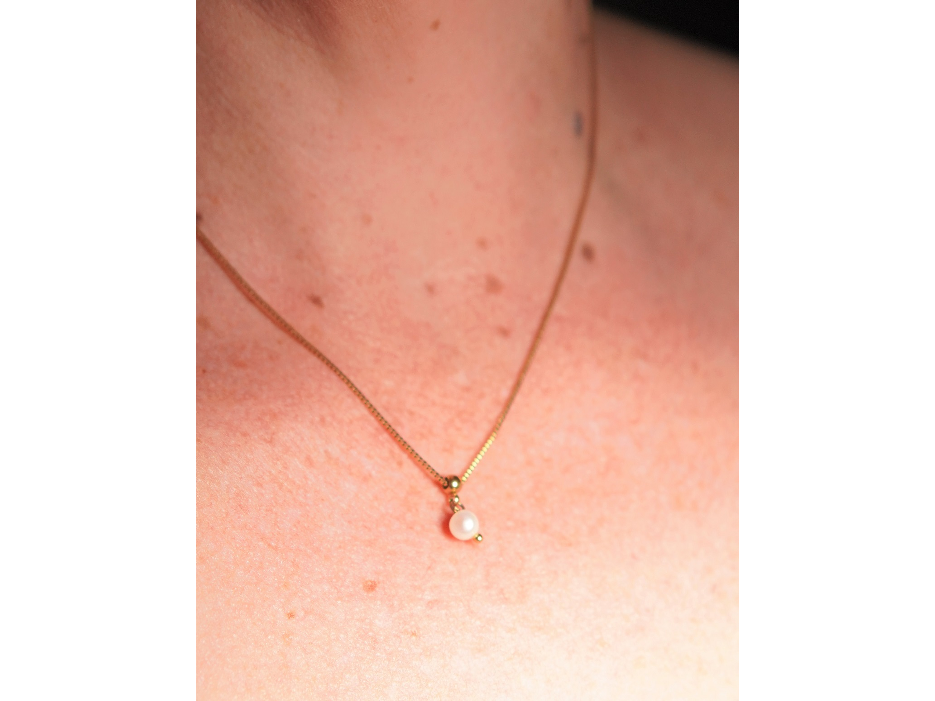 Collar ajustable Nerea perla de rio chapado en oro Riviere 5