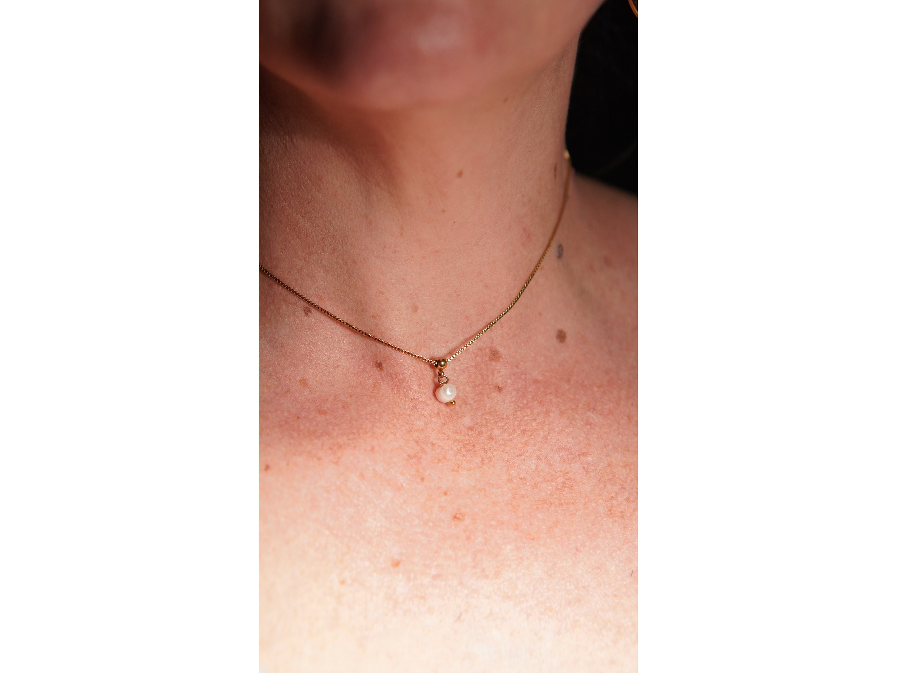 Collar ajustable Nerea perla de rio chapado en oro Riviere 7