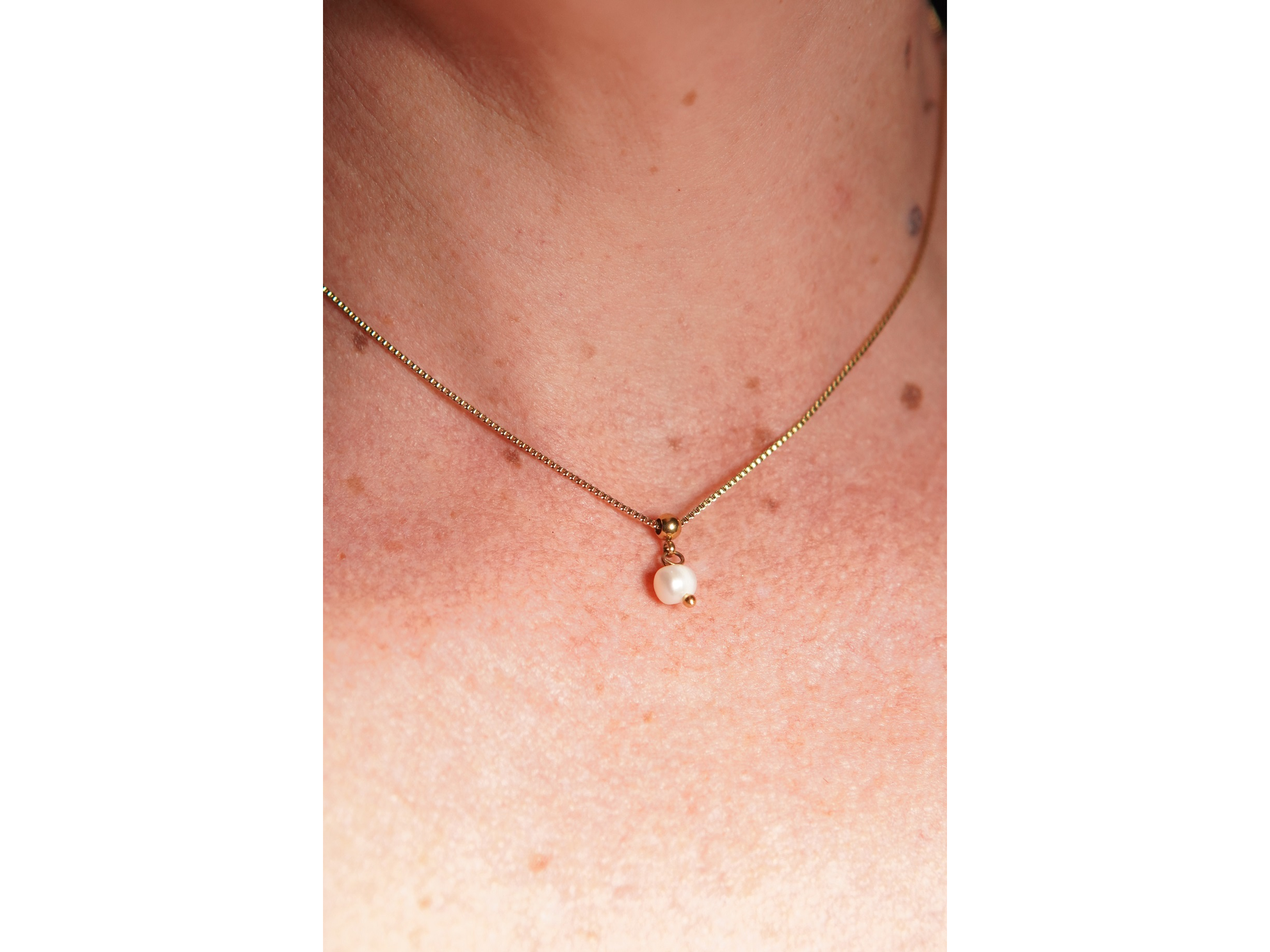 Collar ajustable Nerea perla de rio chapado en oro Riviere 6