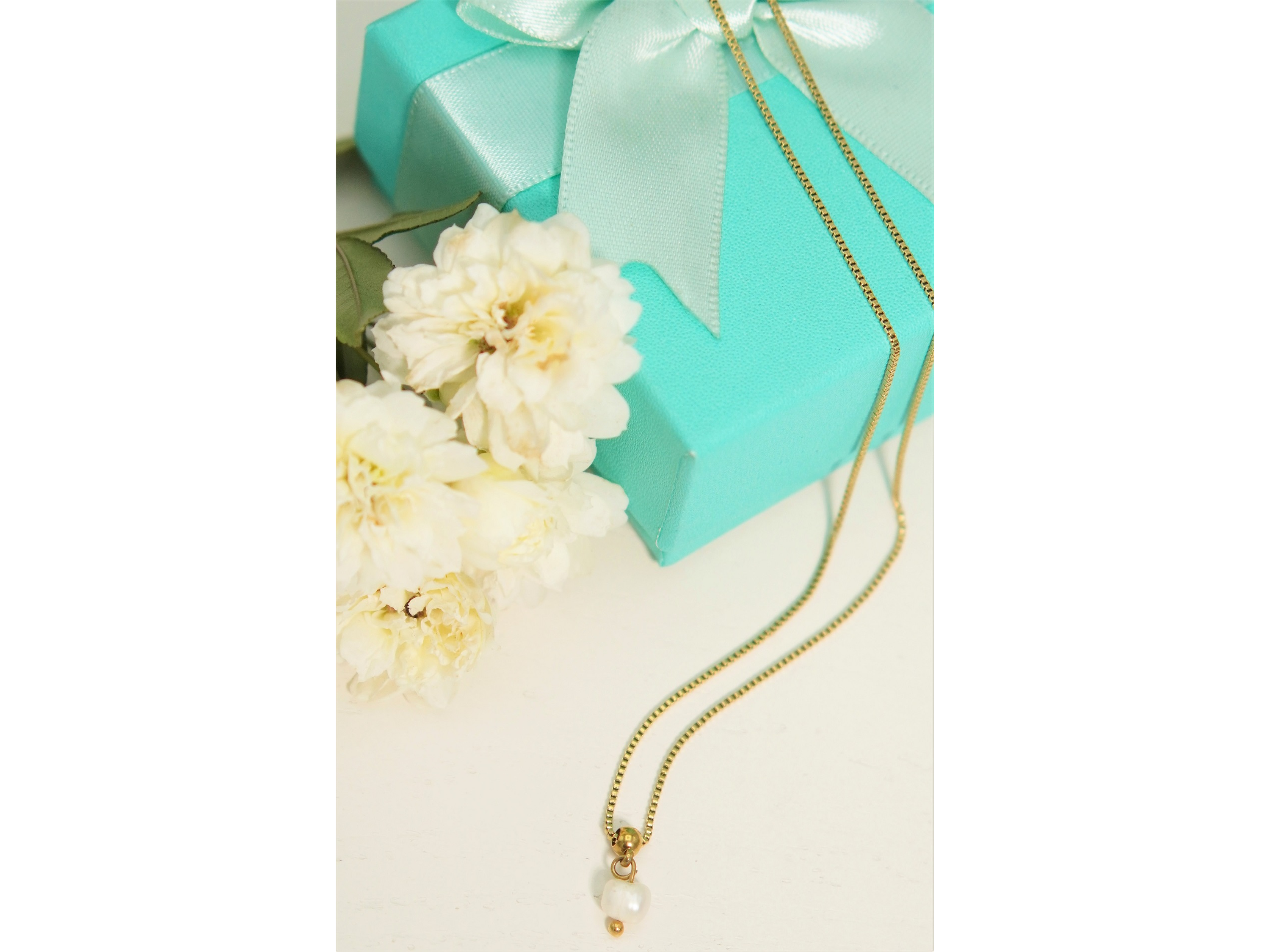 Collar ajustable Nerea perla de rio chapado en oro Riviere 8