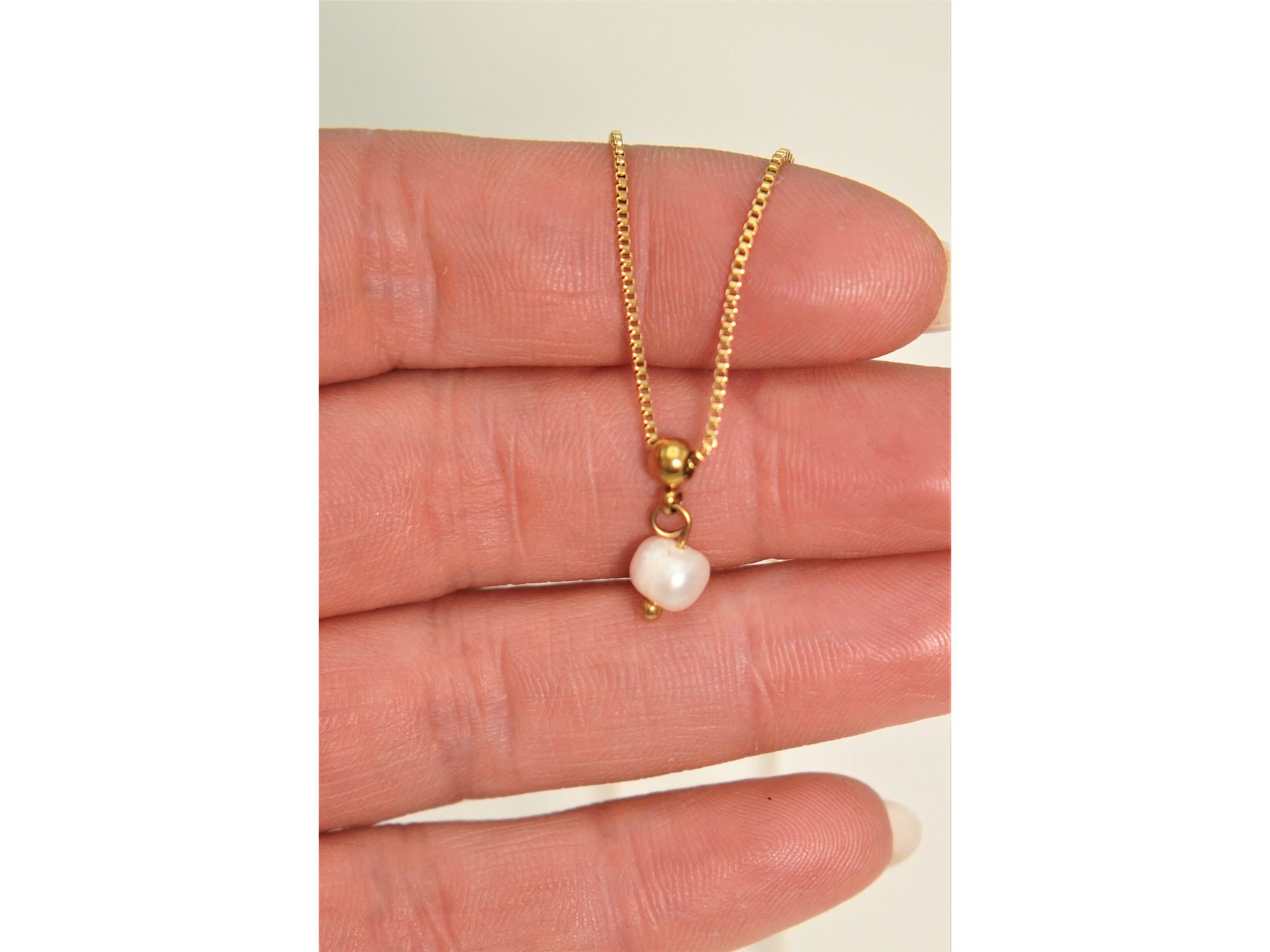 Collar ajustable Nerea perla de rio chapado en oro Riviere 9