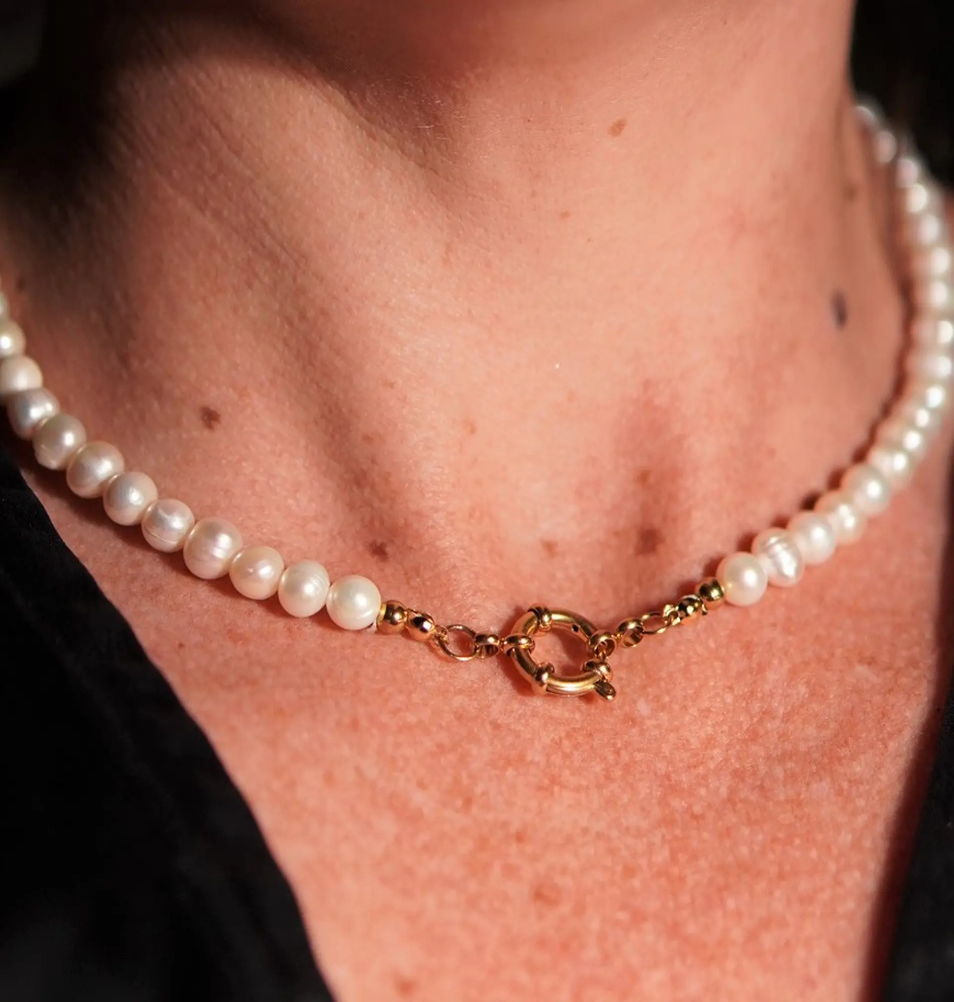 Gargantilla choker Cordelia perlas naturales de rio chapado en oro 18k Riviere 7