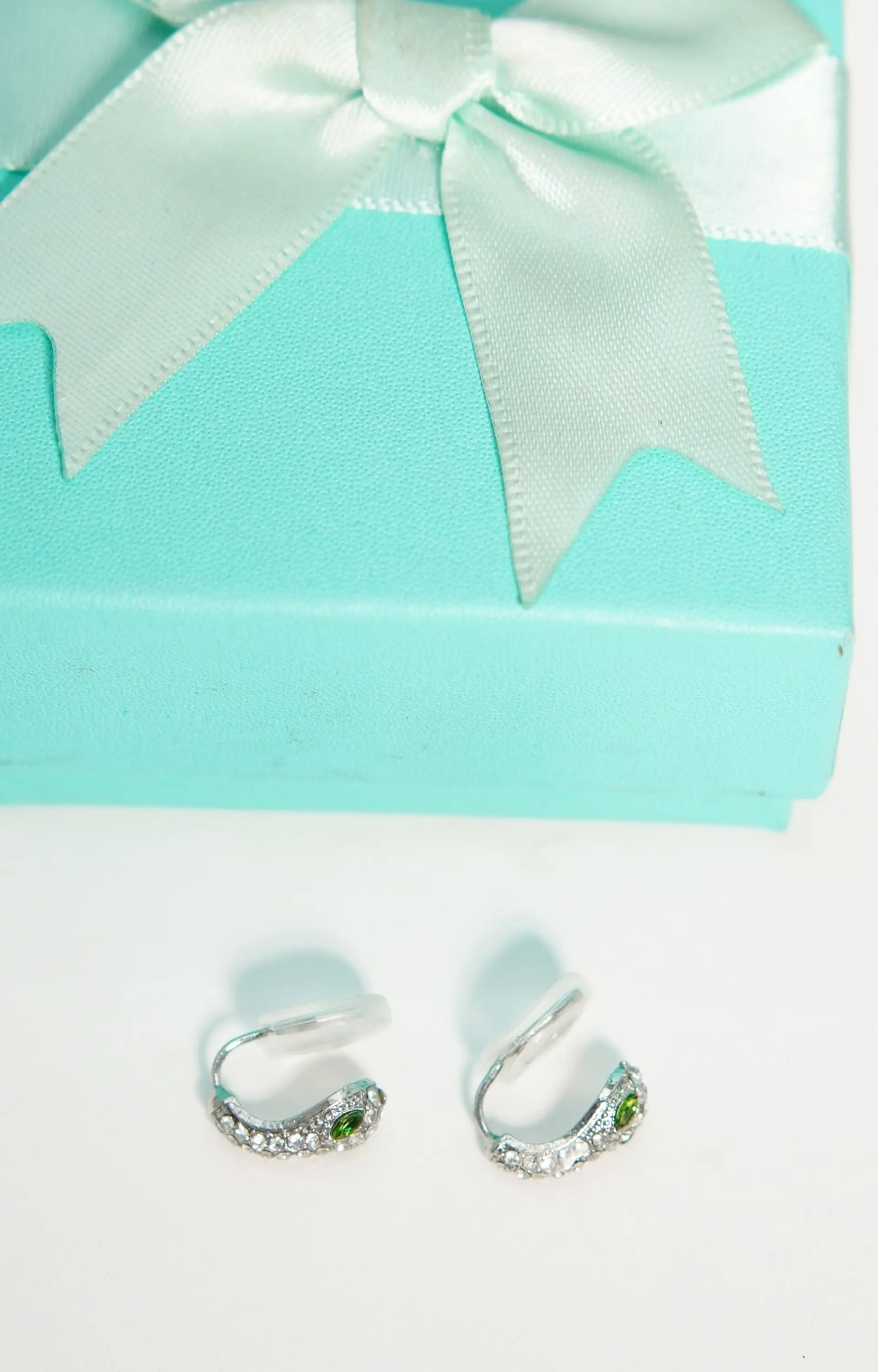 Aros sin perforacion serpiente Cleo clip zirconias verdes 6