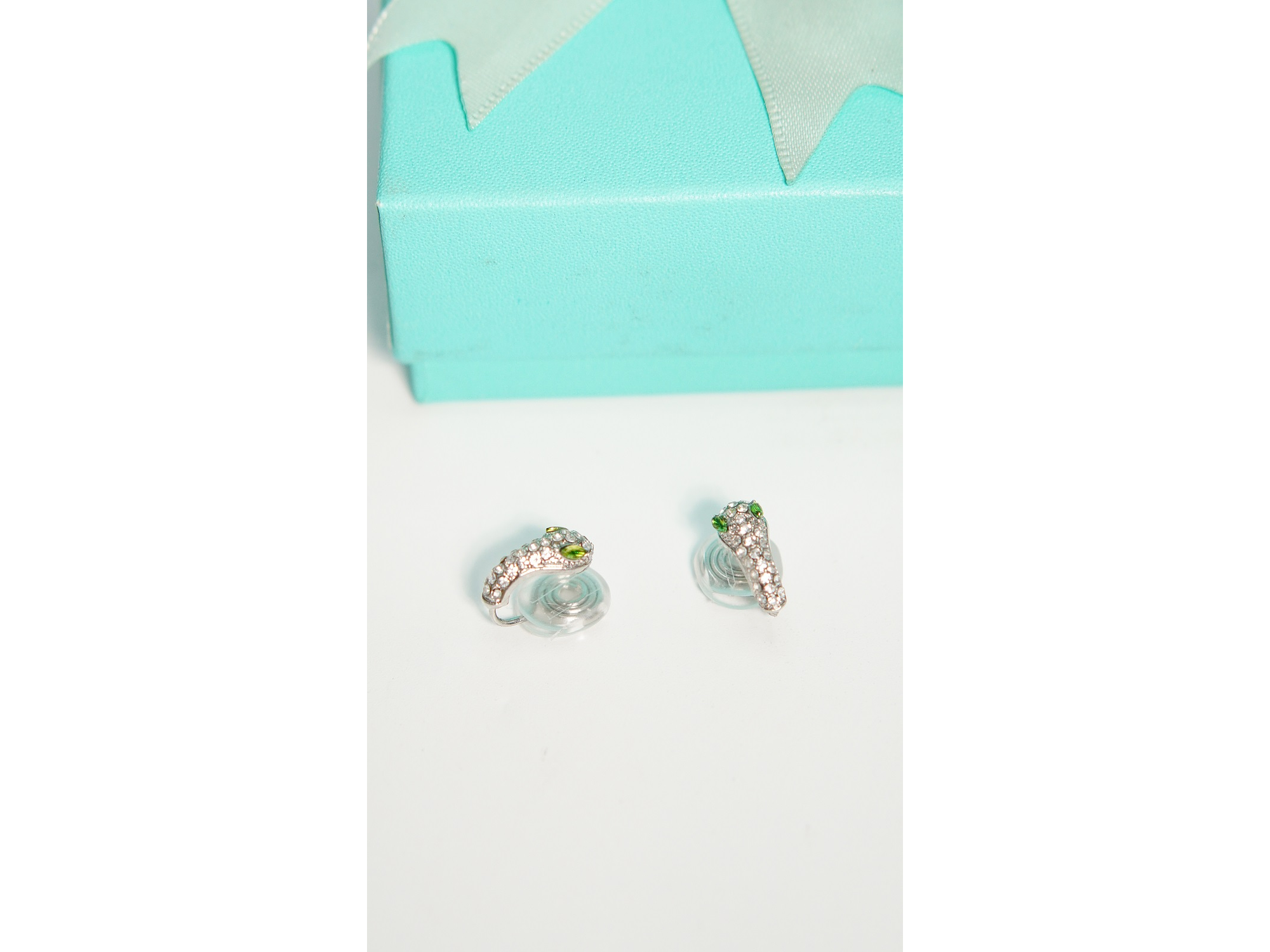 Aros sin perforacion serpiente Cleo clip zirconias verdes 2