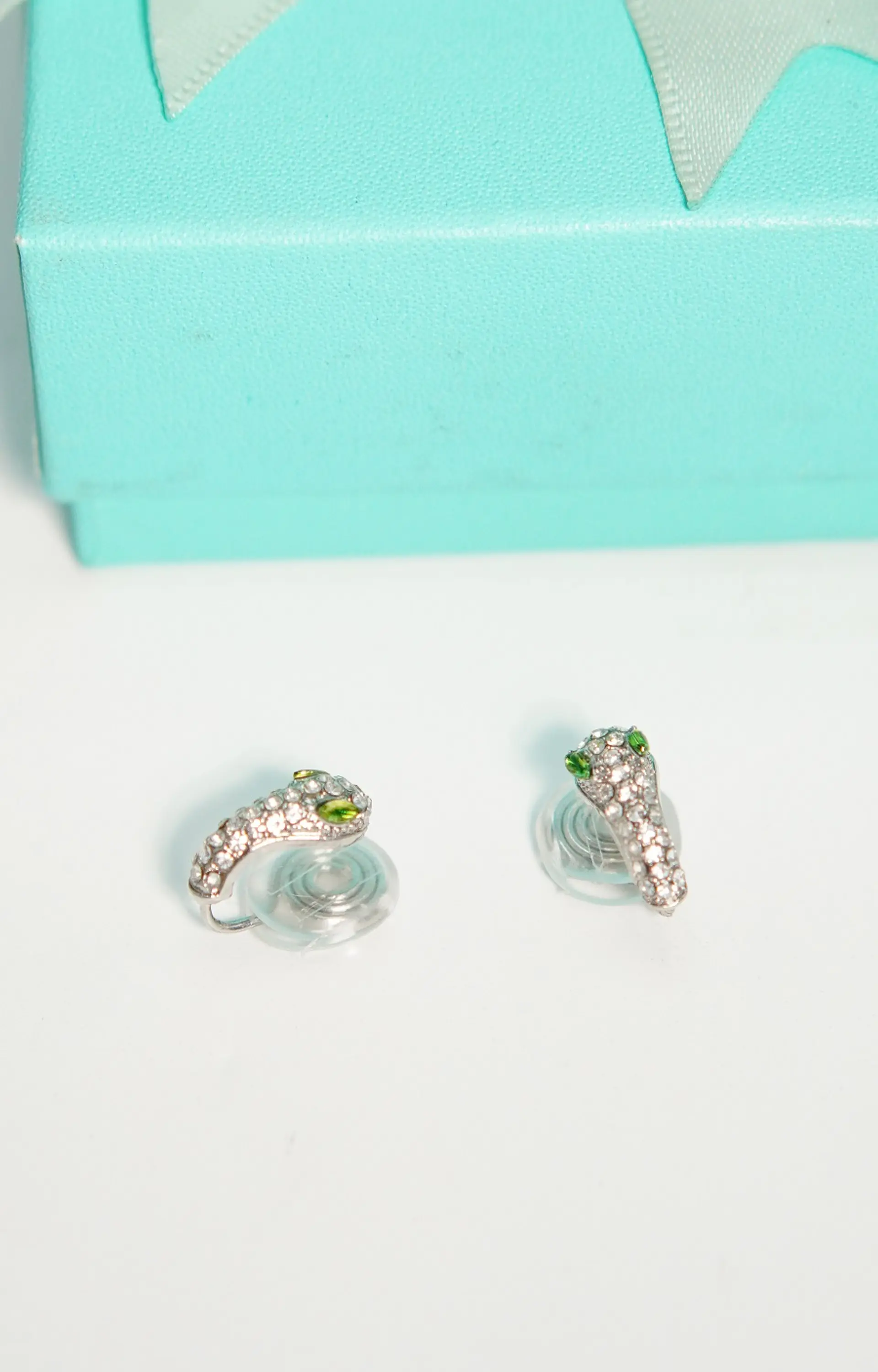 Aros sin perforacion serpiente Cleo clip zirconias verdes 2