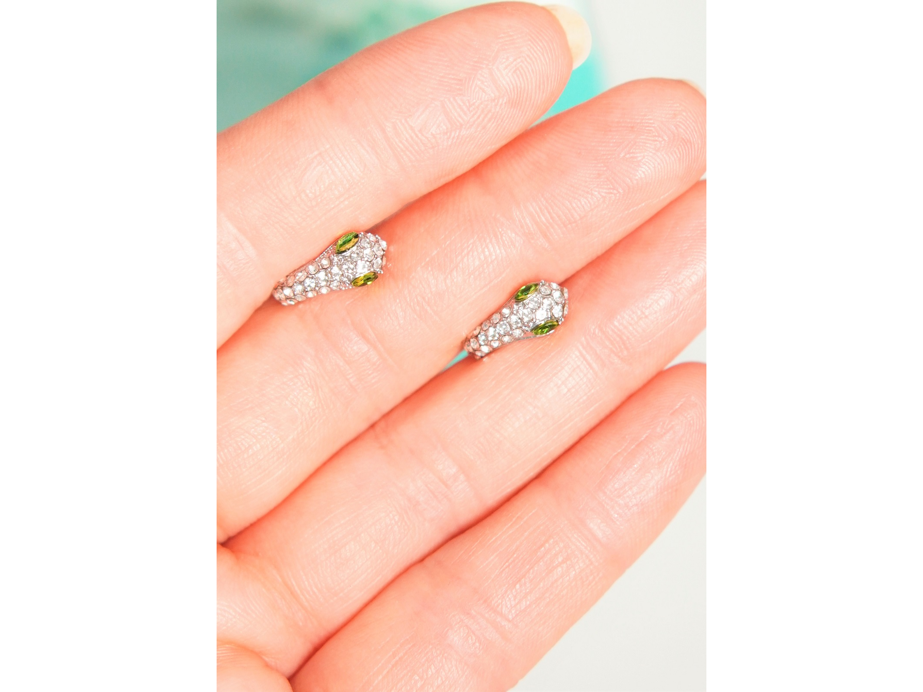 Aros sin perforacion serpiente Cleo clip zirconias verdes 10