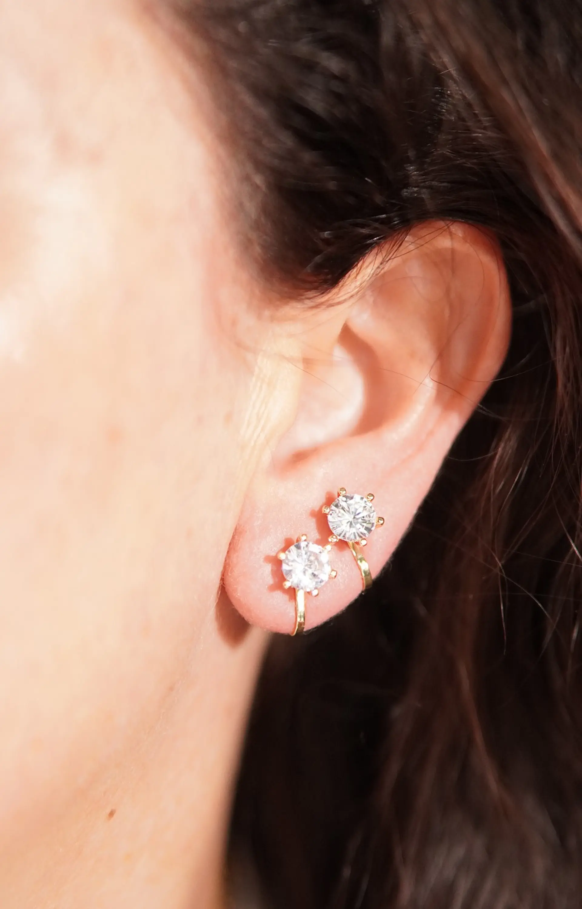 Aros Elizabeth sin perforacion punto de luz elegante chapado en oro 14k 3