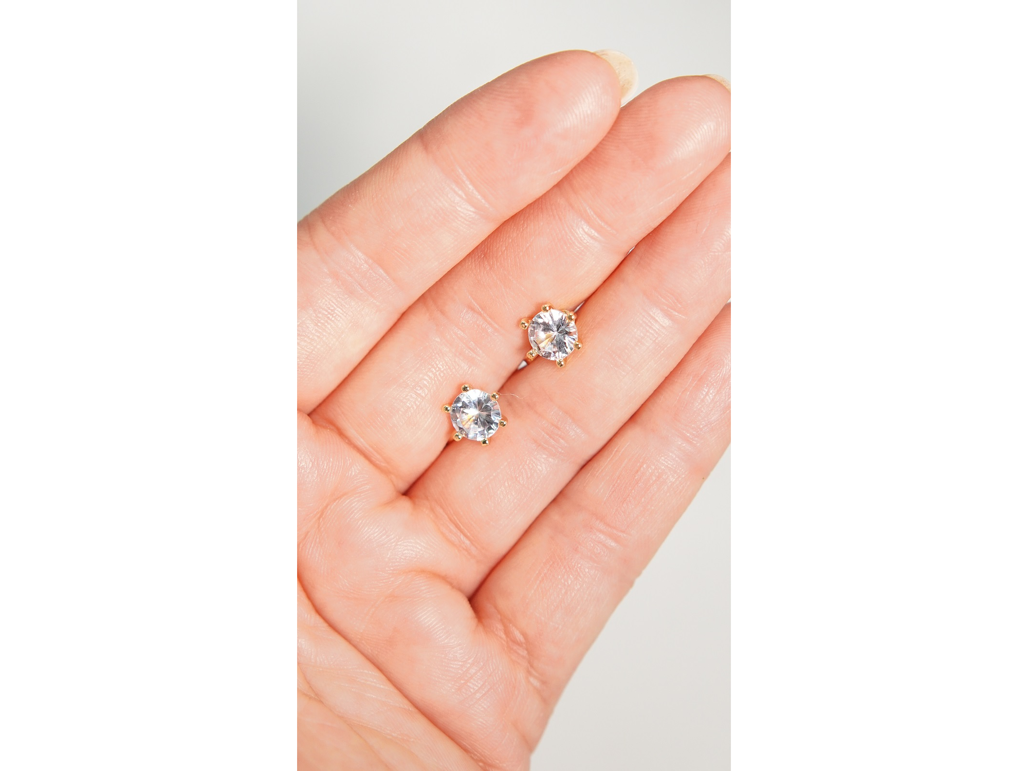 Aros Elizabeth punto de luz elegante chapado en oro 14k 5