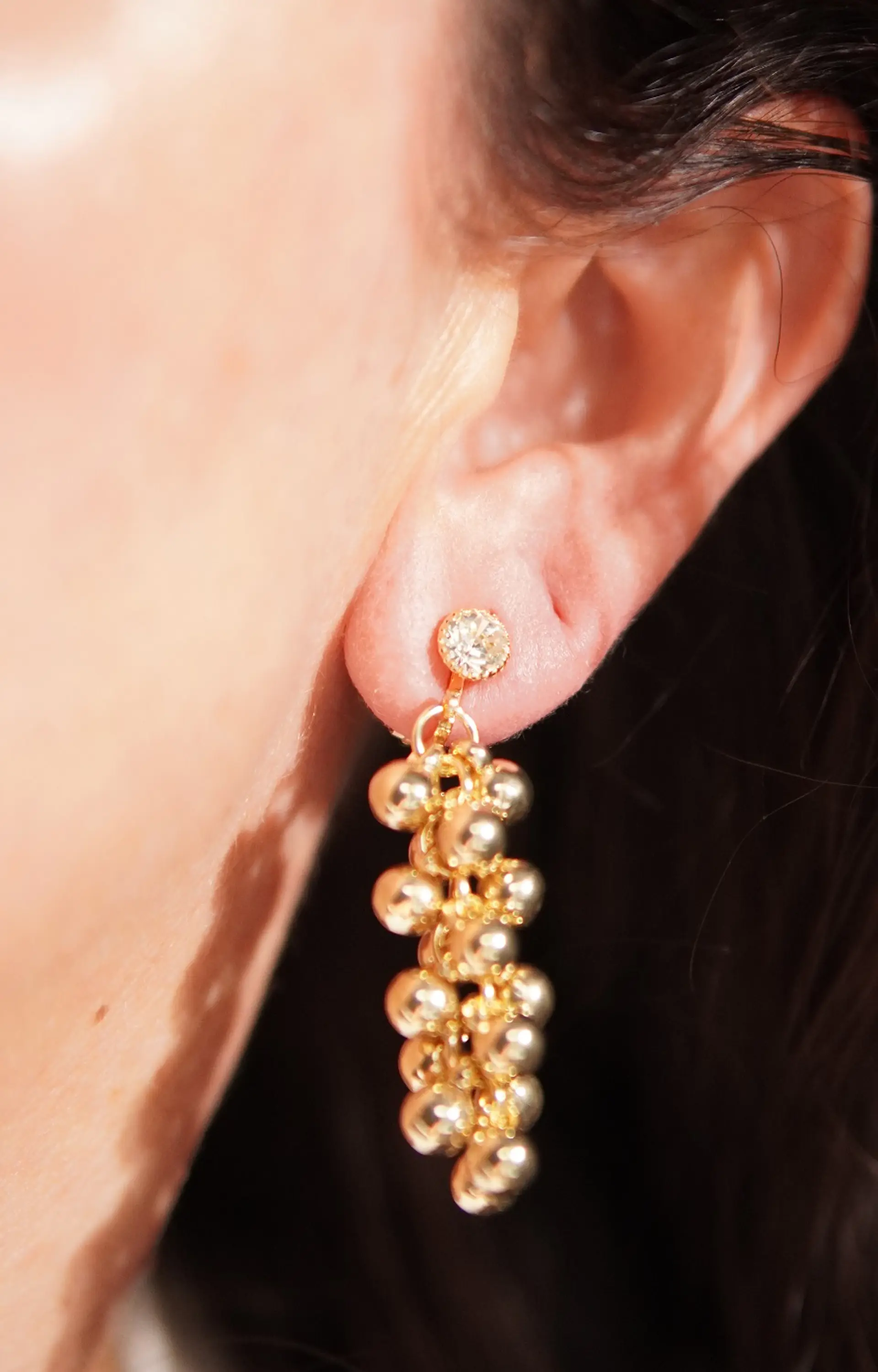 Aros largos Jade sin perforacion esferas cascada chapadas en oro 14k 8