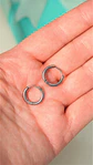 Argollas Aura Shine 10mm Titanio Astm F136 plateadas - Miniatura 7