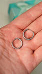 Argollas lisas Aura 12mm Titanio Astm F136 plateadas - Miniatura 4
