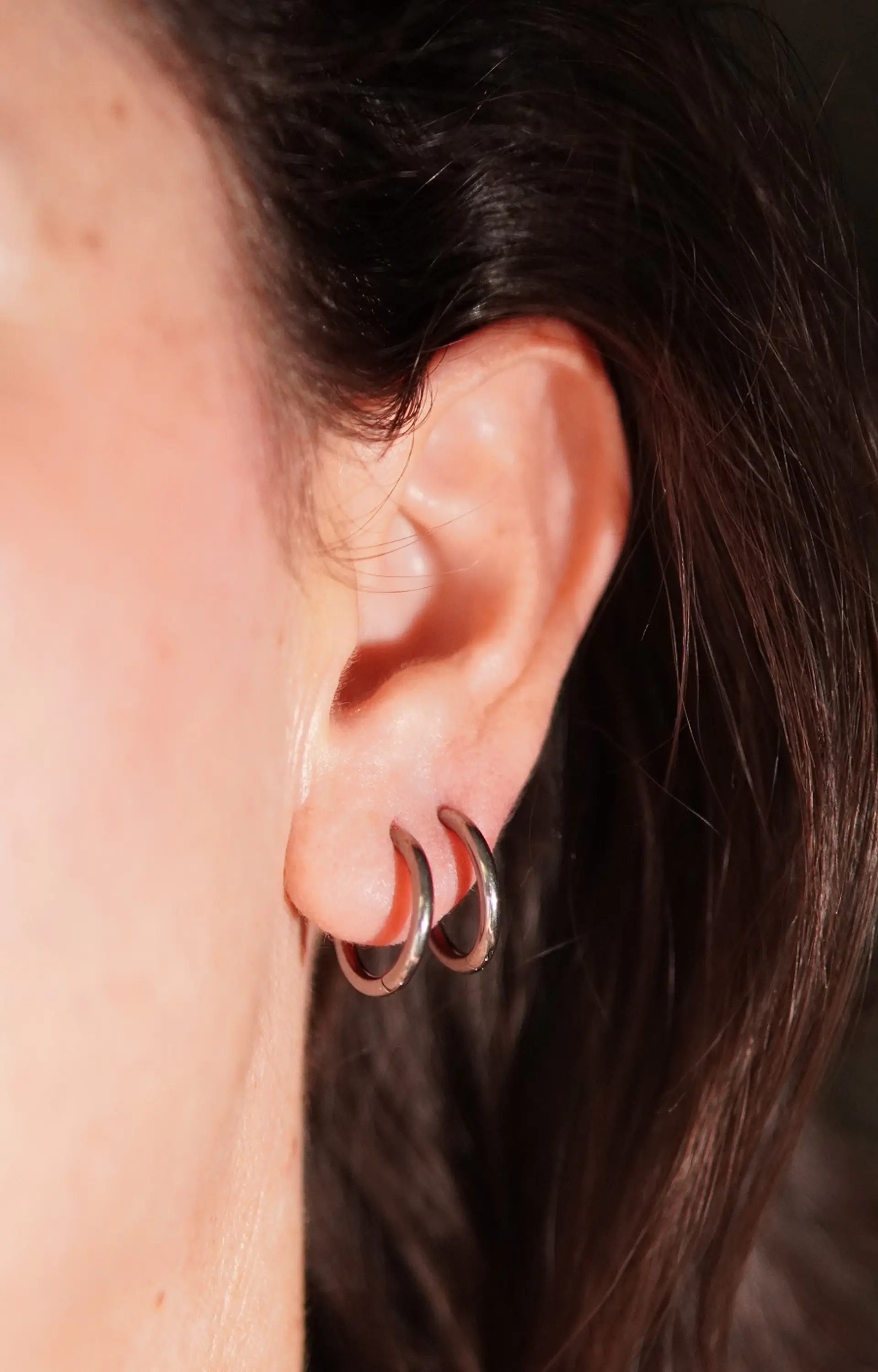Argollas lisas Aura 12mm Titanio Astm F136 plateadas 2