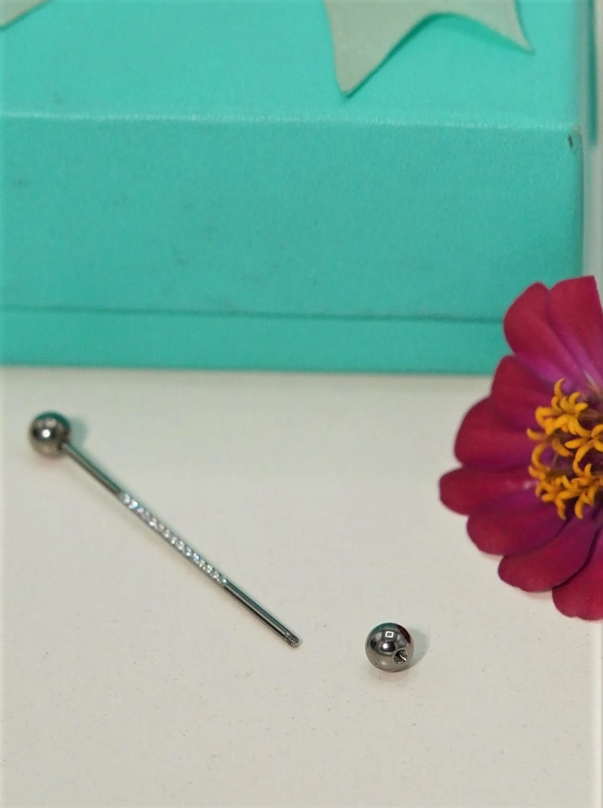 Piercing Industrial Lili Titanio ASTM F-136 Plateado Zirconias 5