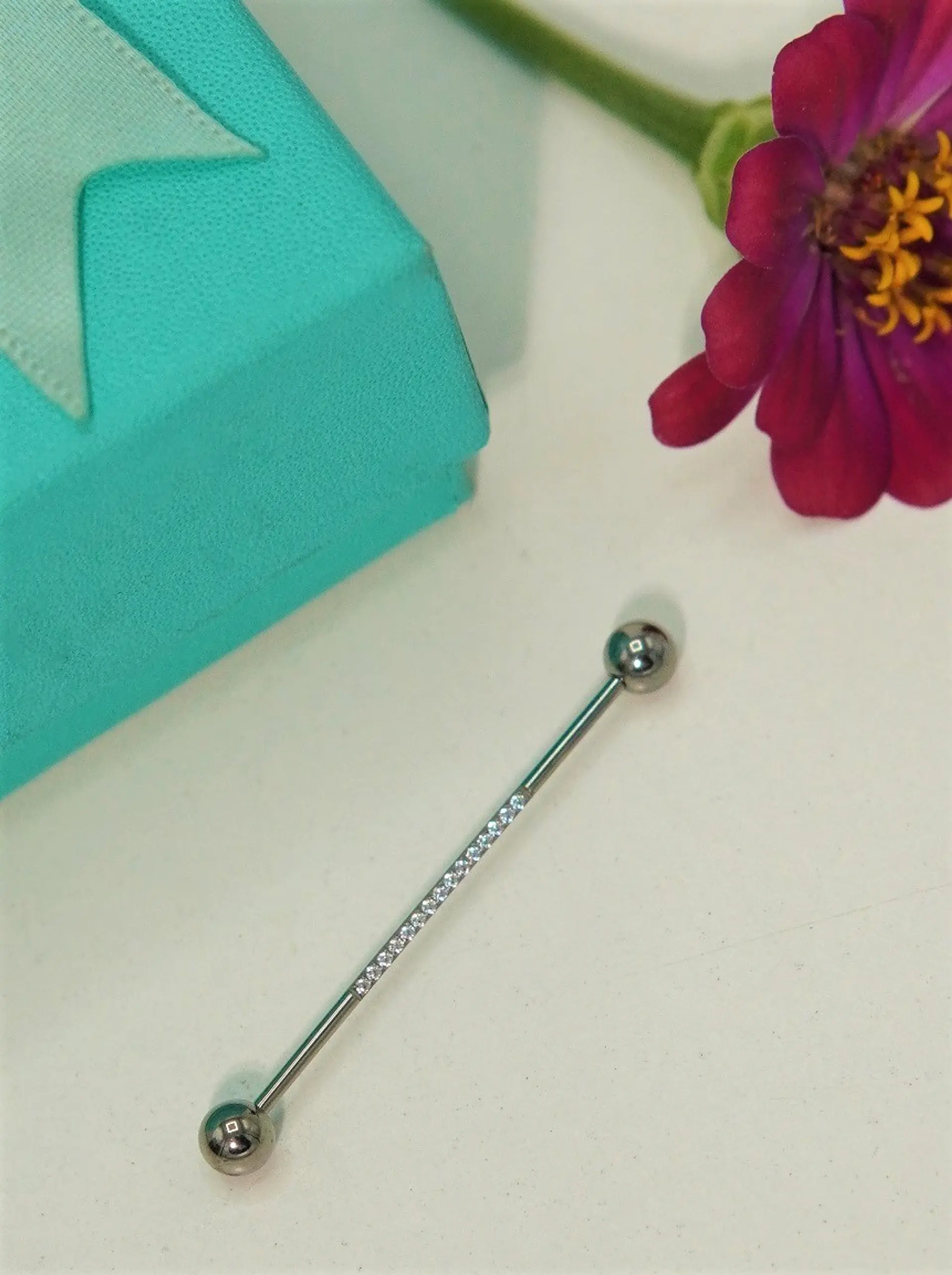Piercing Industrial Lili Titanio ASTM F-136 Plateado Zirconias 7