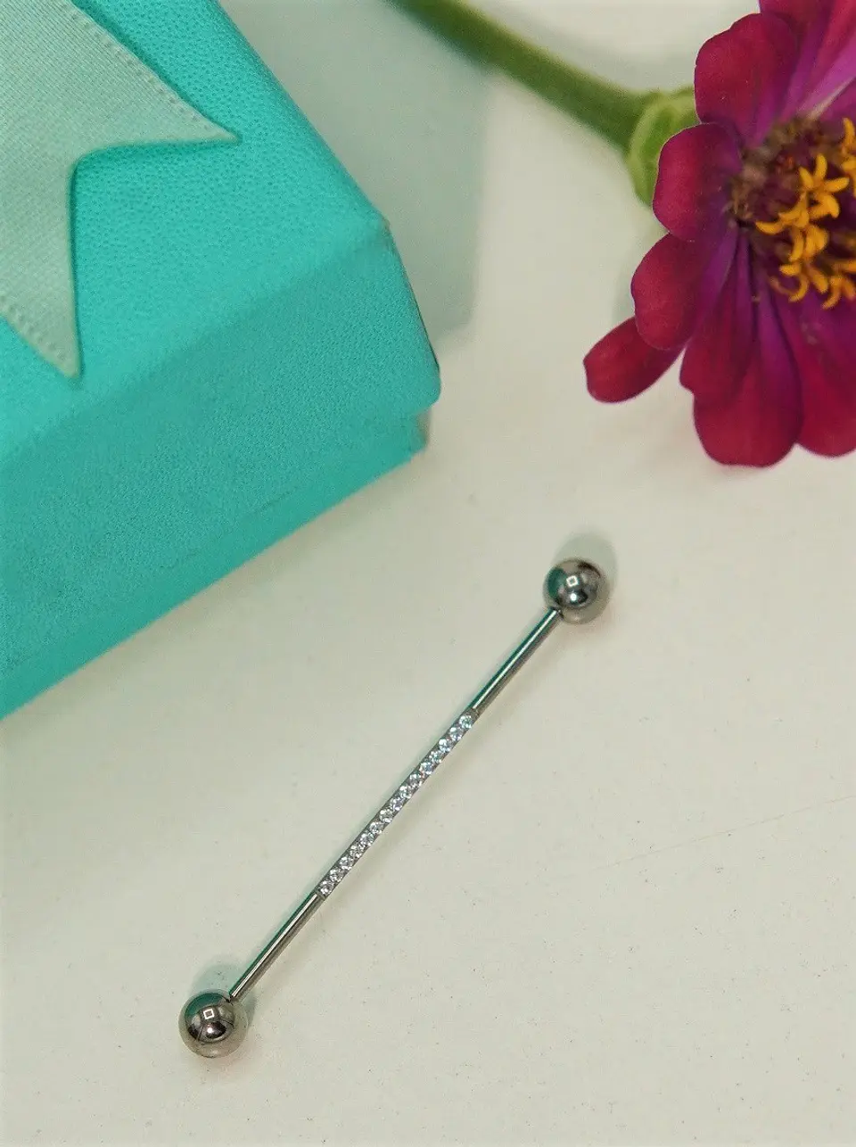 Piercing Industrial Lili Titanio ASTM F-136 Plateado Zirconias 7
