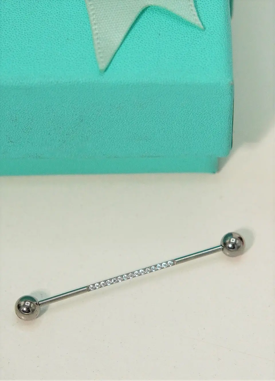 Piercing Industrial Lili Titanio ASTM F-136 Plateado Zirconias 9