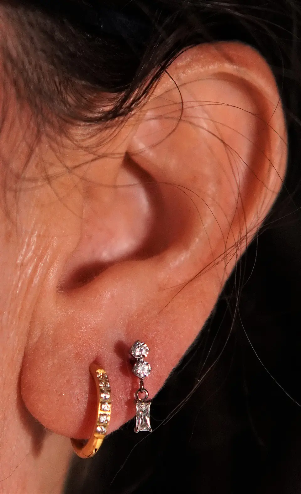 Piercing Ivis labret colgante zirconia 16G Titanio F136 plateados 2