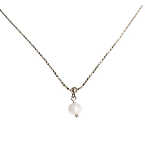 Collar ajustable Nerea perla de rio plateada Riviere