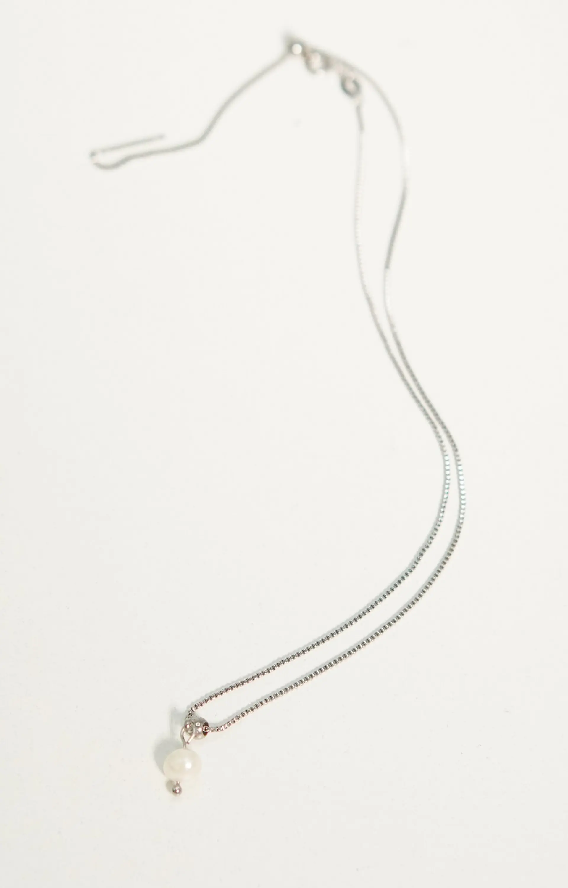 Collar ajustable Nerea perla de rio plateada Riviere 8