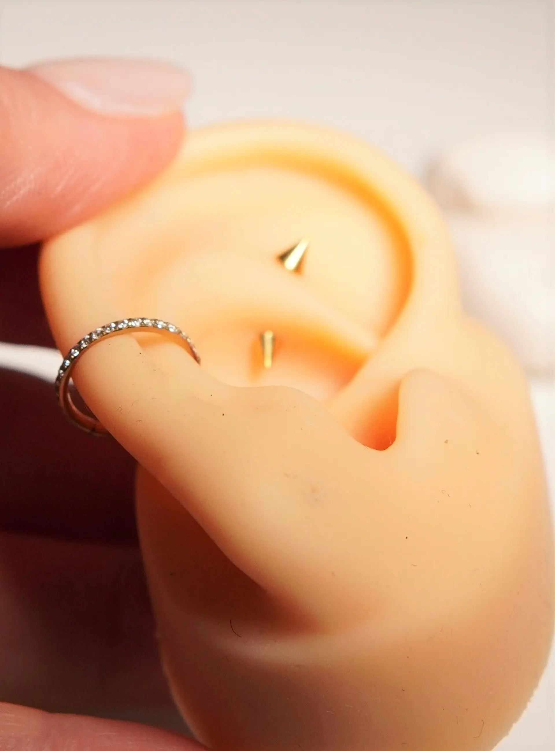 Piercing Rook Valentina Titanio 16G Barra Curva 6 mm 3