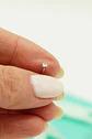 Piercing Labret Perno Tornillo 6mm 18G Punto Luz Titanio Astm F136 - Miniatura 8